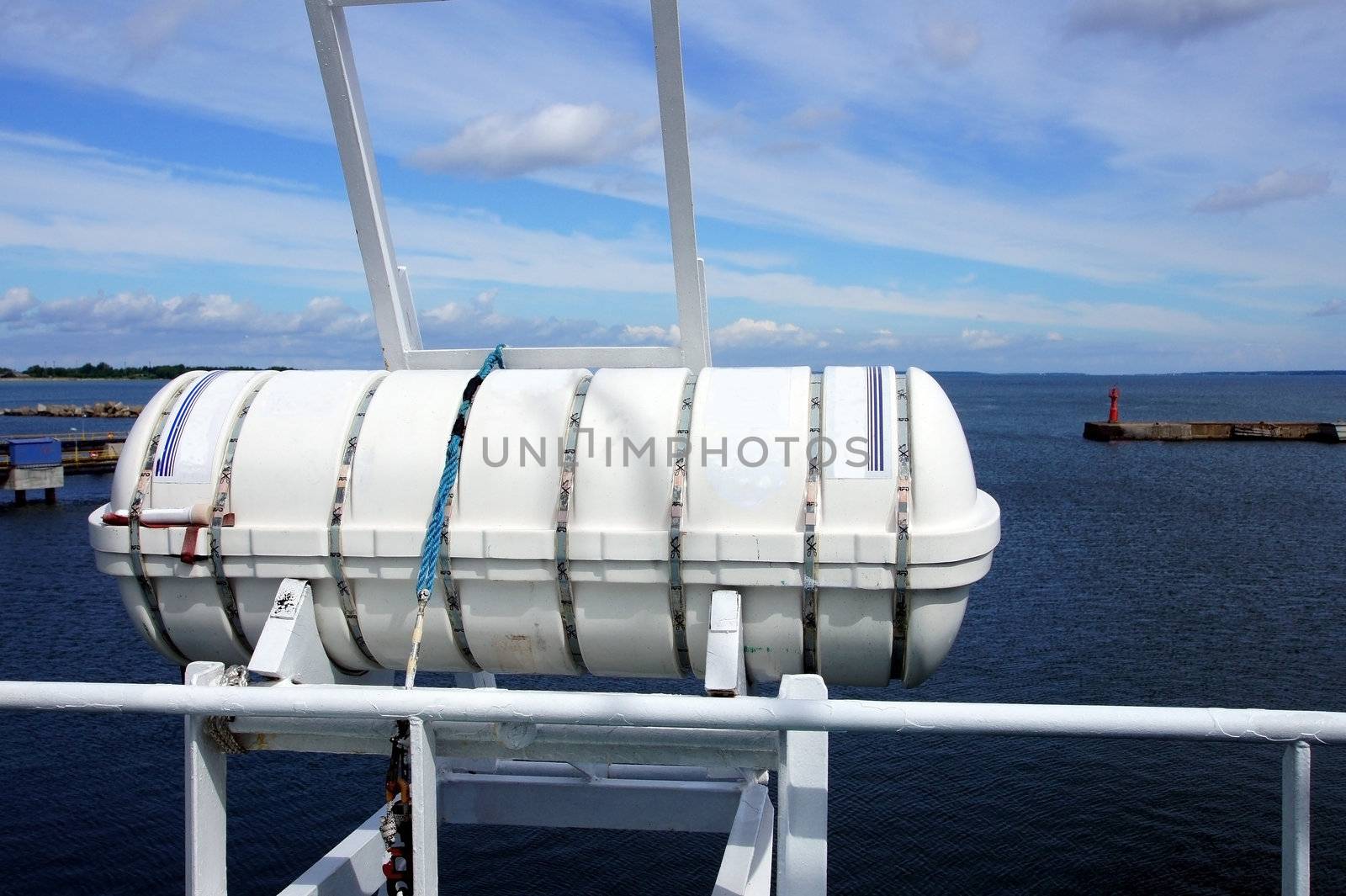 Liferaft save lives during an accident at sea