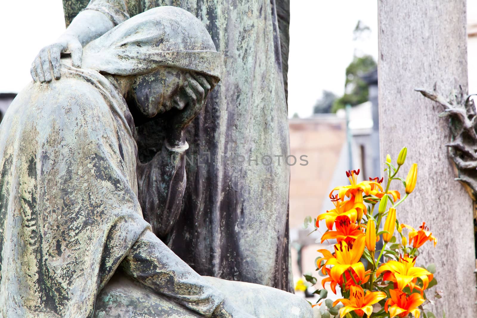 Collection of the most beautiful and moving architectures examples in European cemetaries