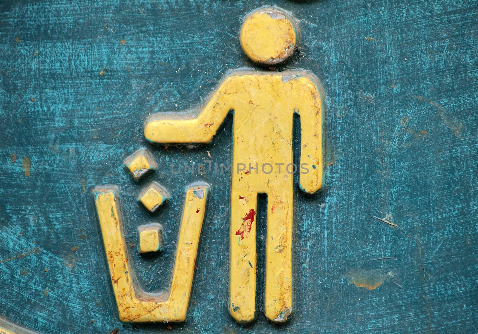 Grunge Litter sign on the bin by jakgree