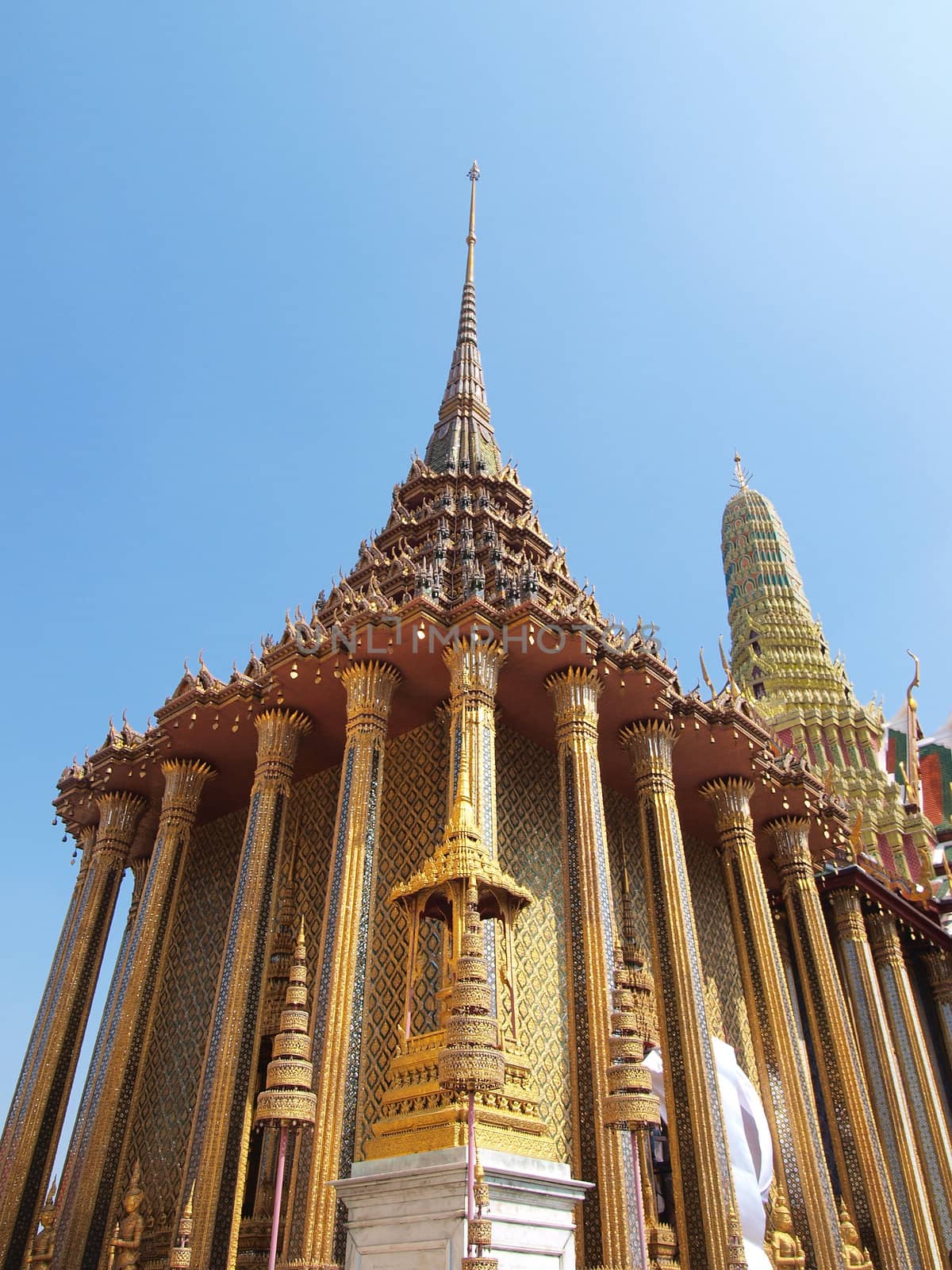 Grand Palace ,Bangkok Thailand        by jakgree