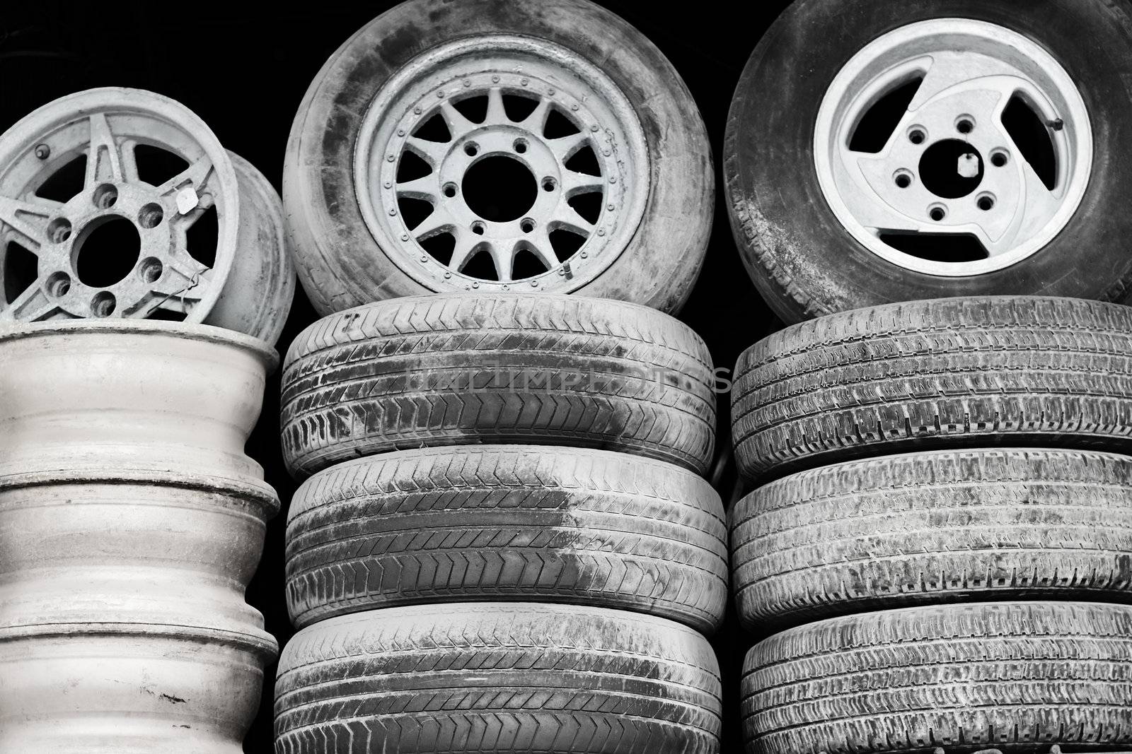 Old wheels on the sale of junk