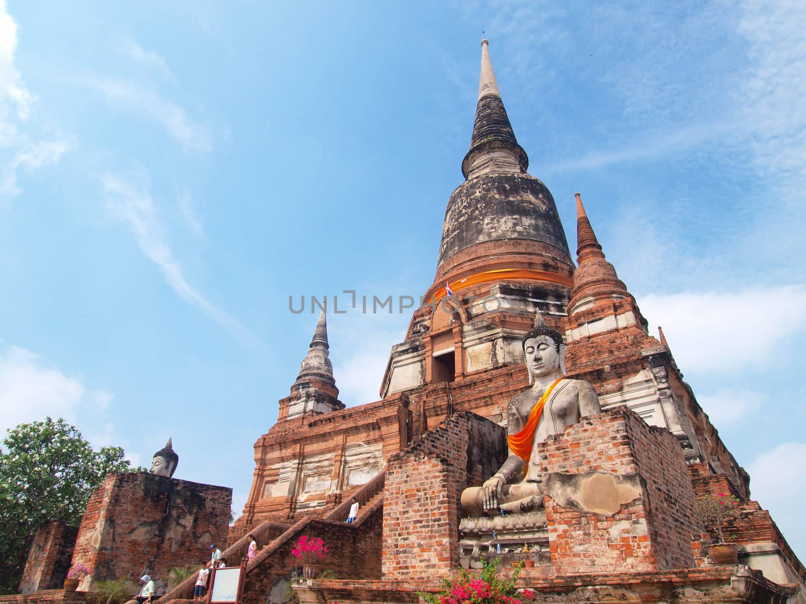 Wat Yai Chai Mongkol- Ayuttaya of Thailand by jakgree