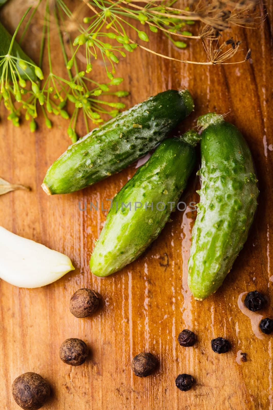Preparation of small cucumber by oksix