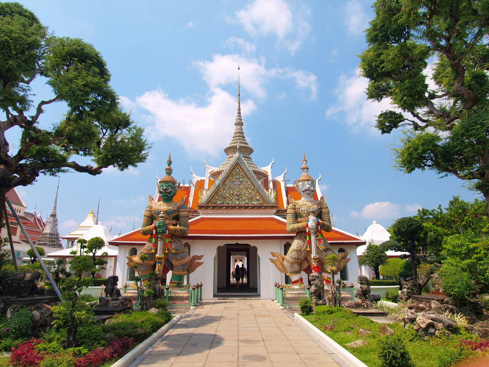 Entrance to Wat Arun buddhist temple