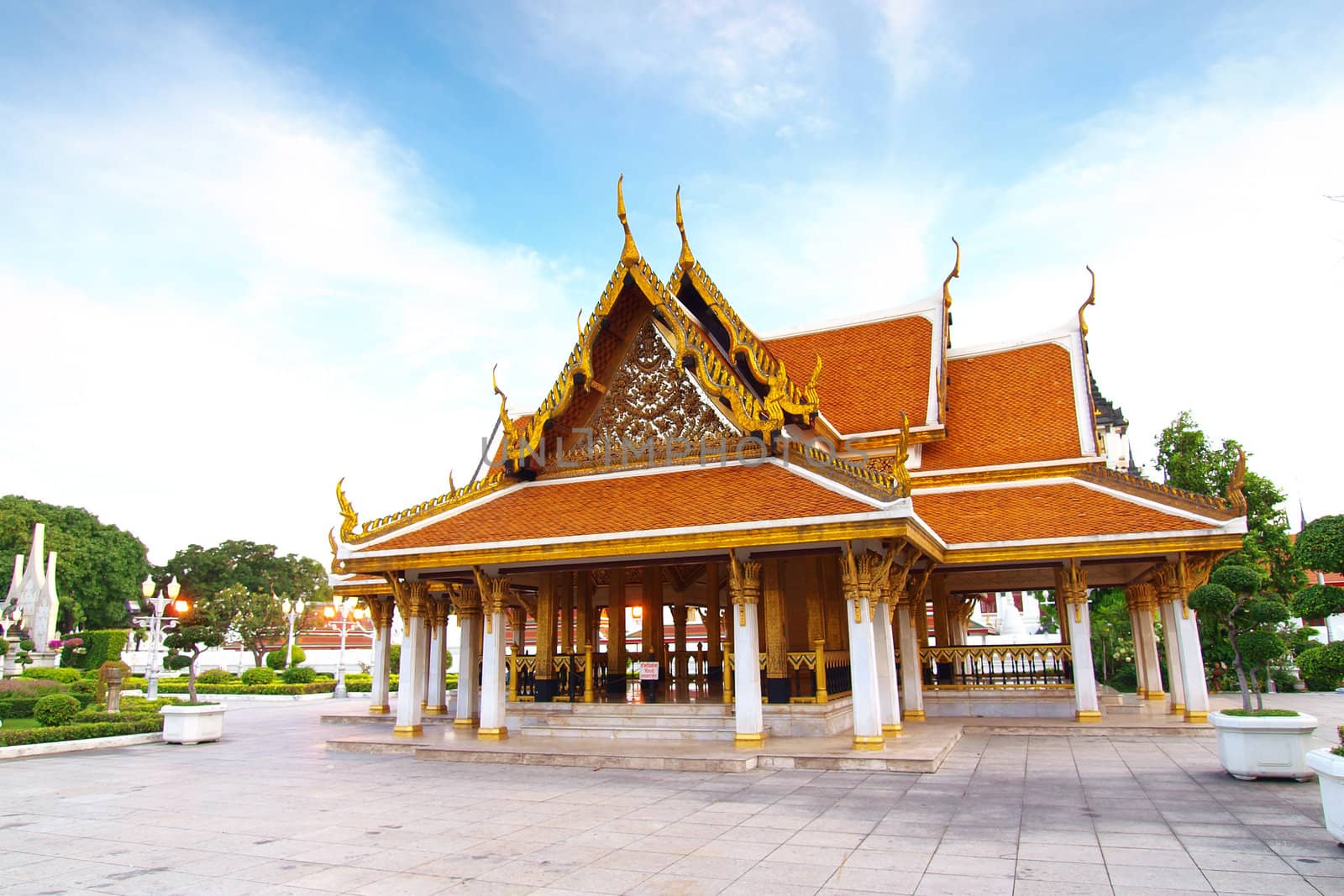 Thai architecture: Wat Ratchanadda, Loha Prasat