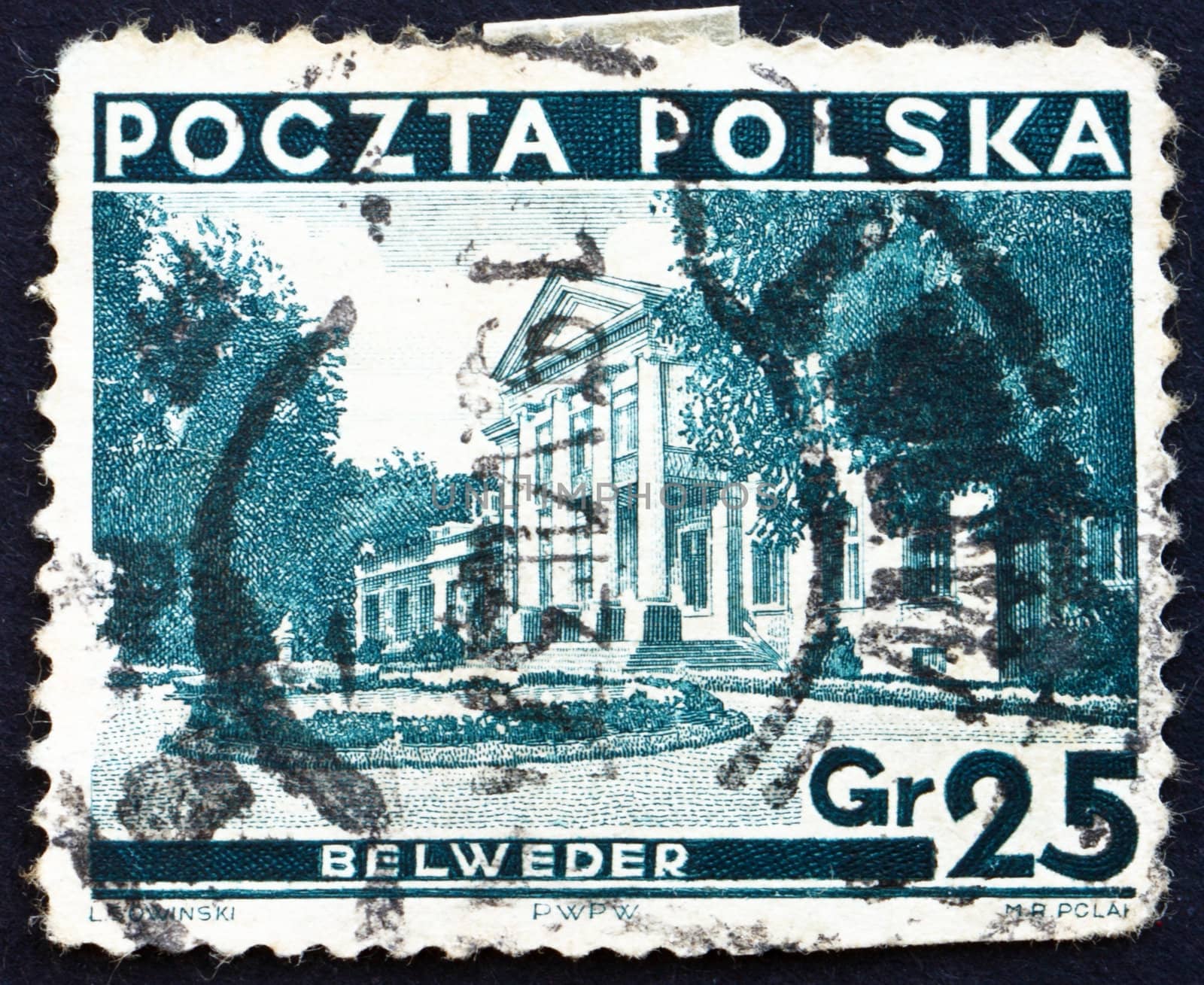 POLAND - CIRCA 1935: a stamp printed in the Poland shows Belweder Palace, Warsaw, circa 1935