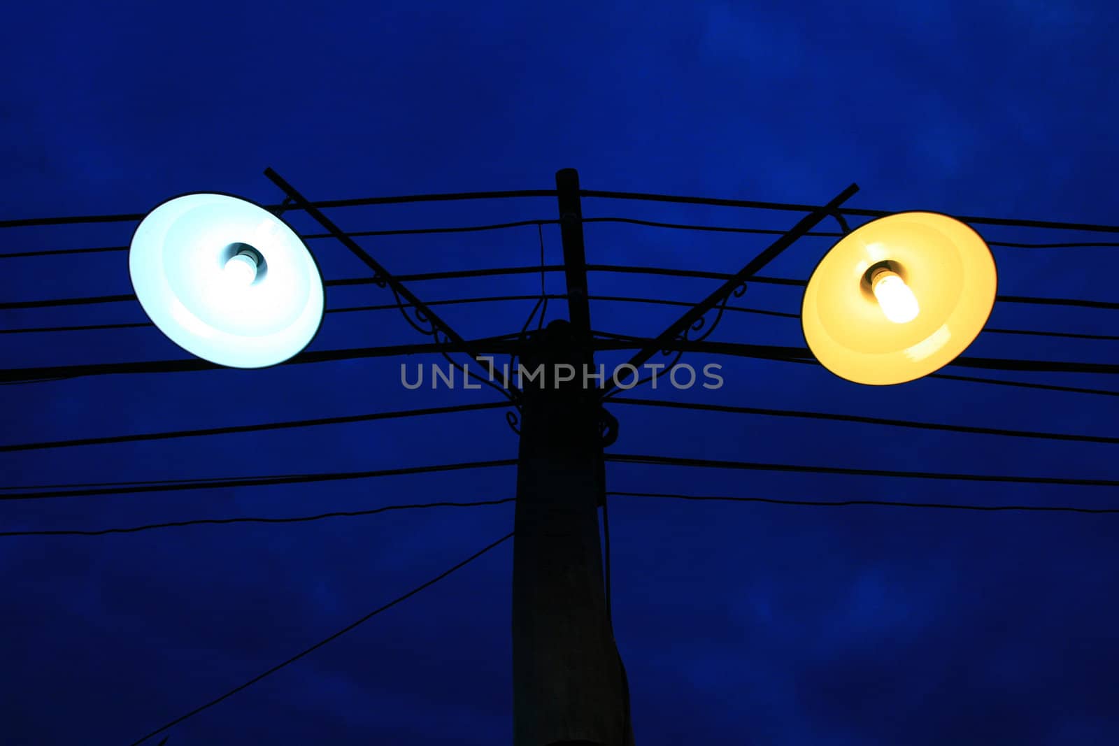 Double Lamp during twilight by foto76