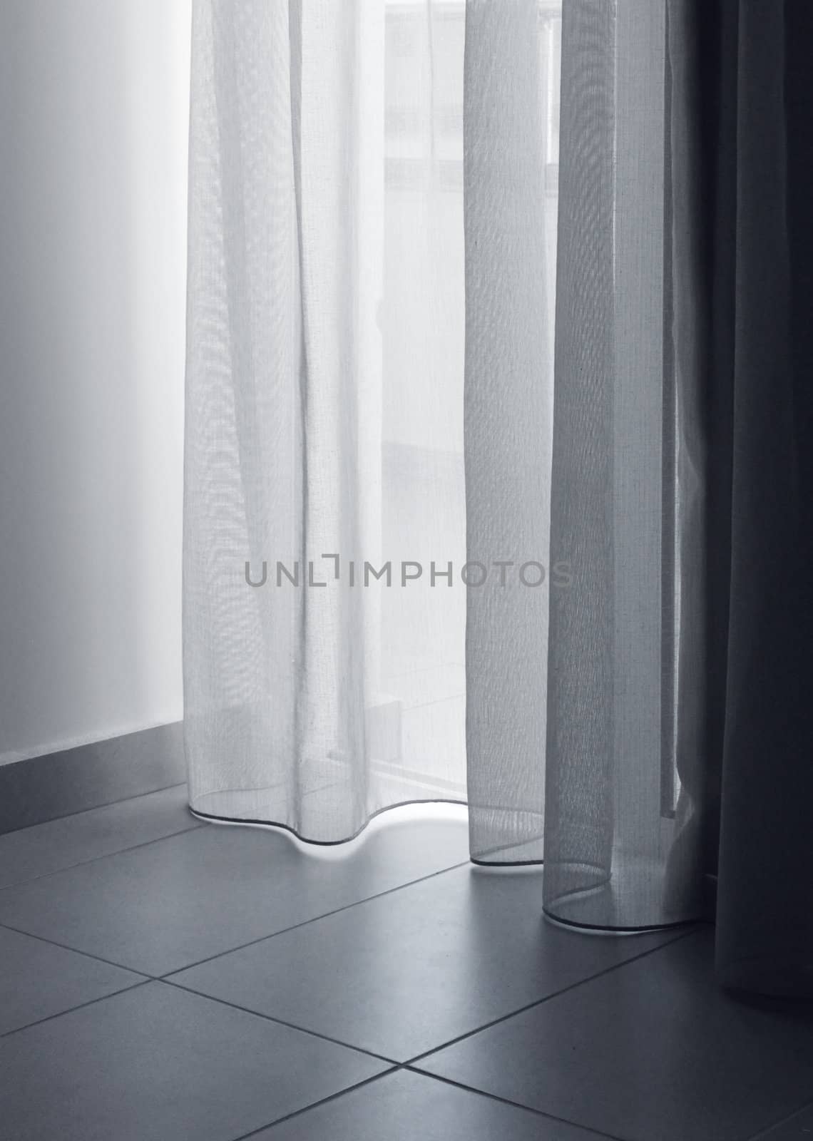 Thin curtains soft light by anterovium