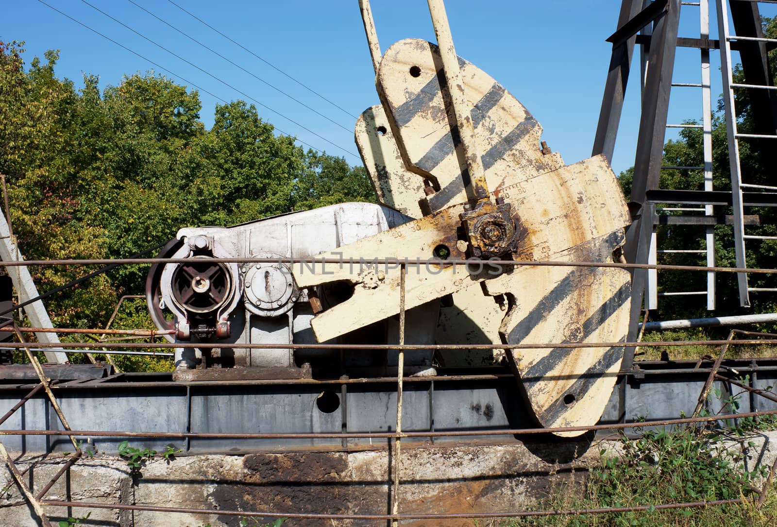 The counterweight and gearbox oil machine- rocking chair