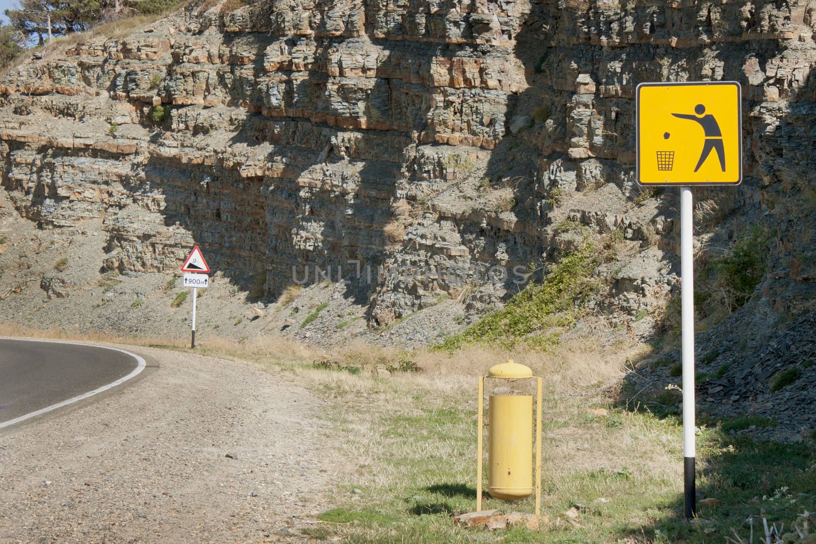 Road sign calls for the observance of purity