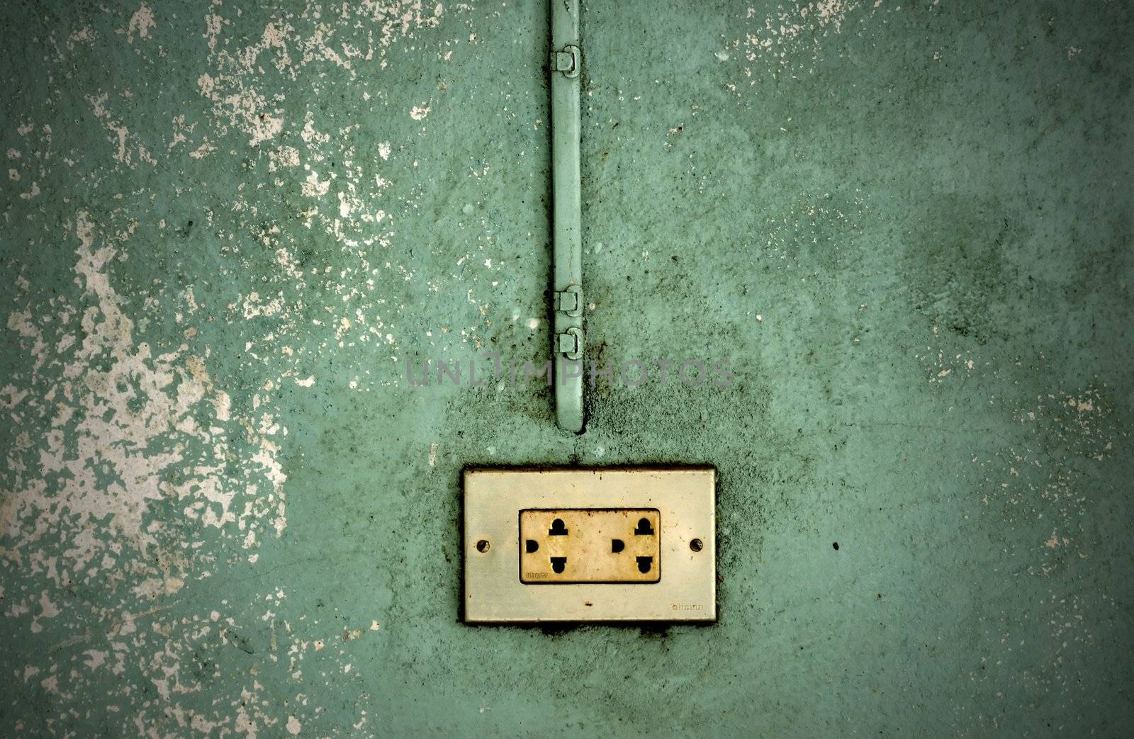 electric outlet in a wal by anankkml