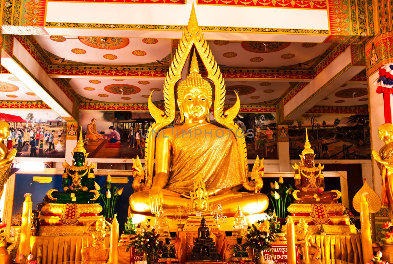 Buddha statue by Theeraphon