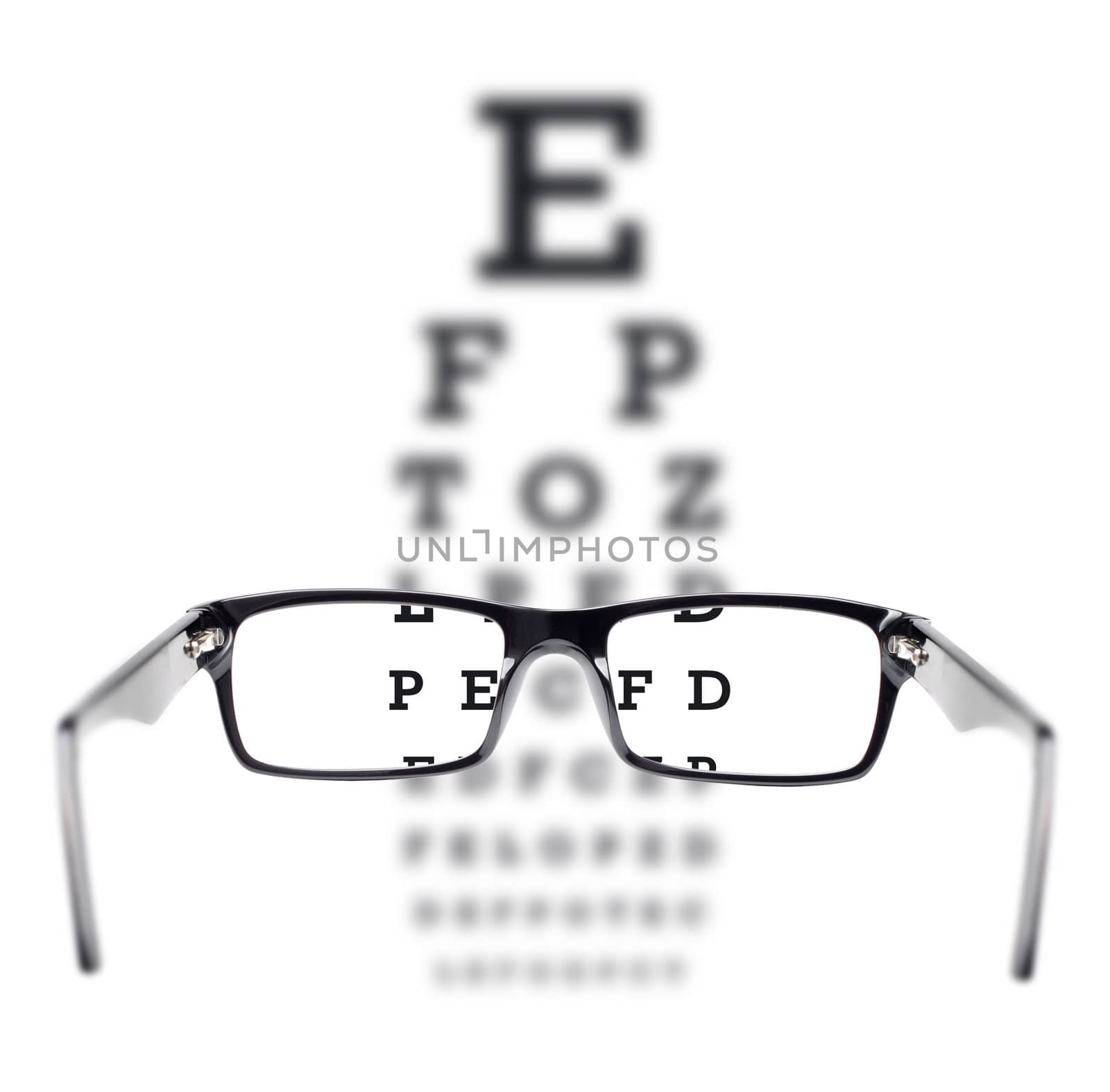 Sight test seen through eye glasses by anterovium