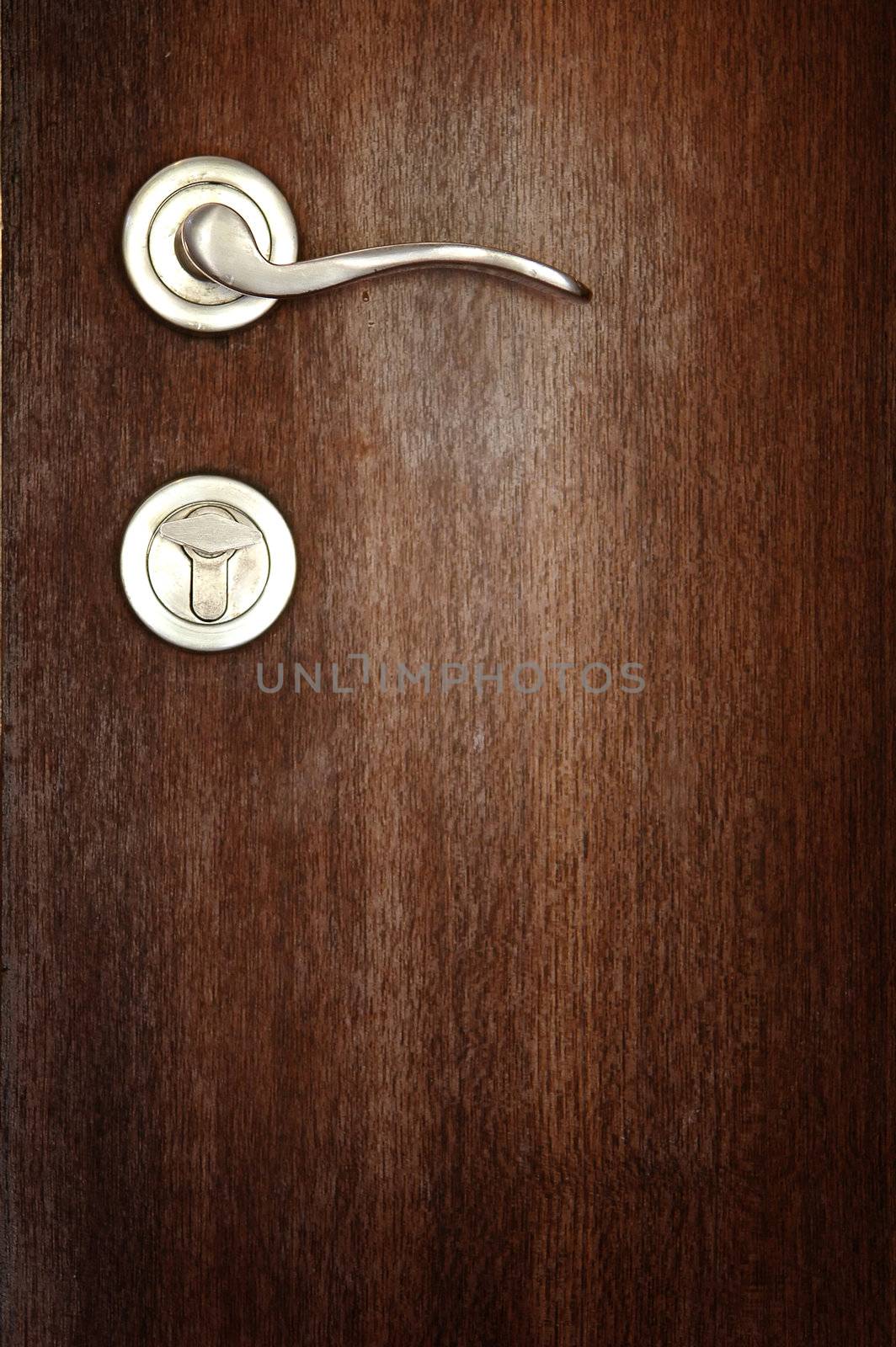 wooden door by anankkml