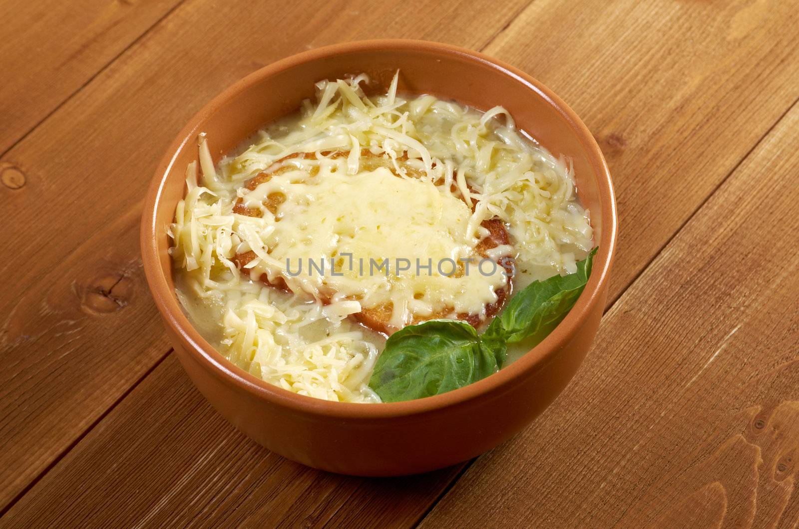 French onion soup  by Fanfo