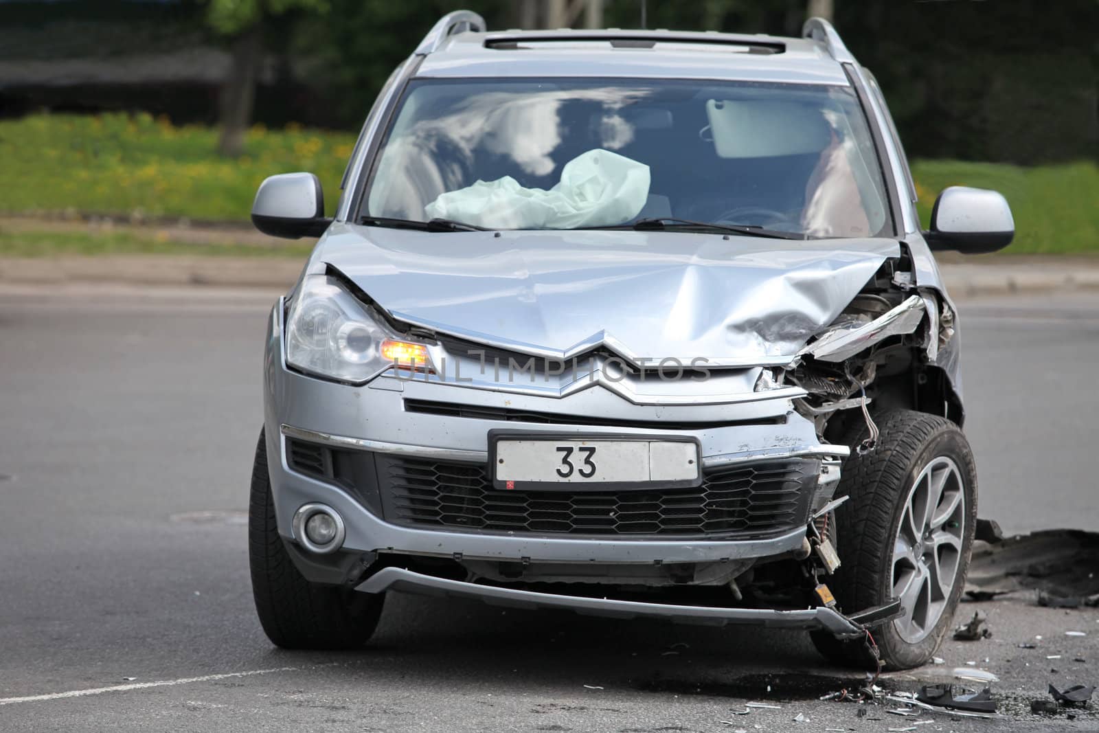 Broken after the collision, the car Citroen C-Crosser, front view