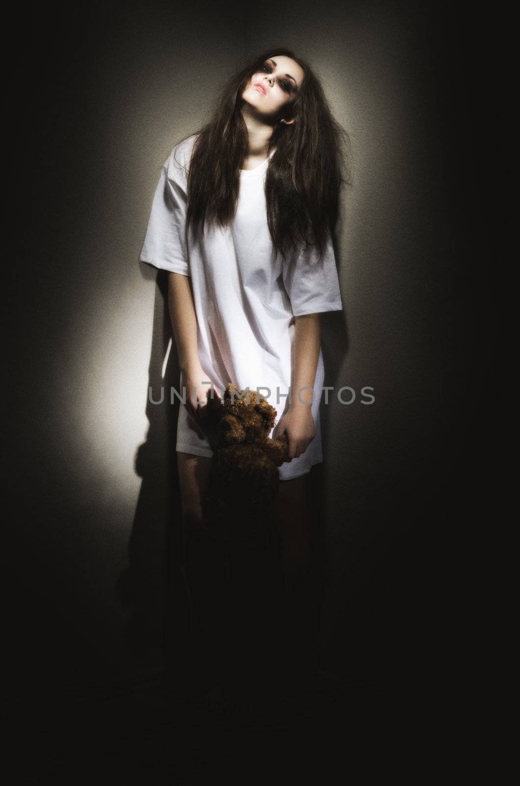 Zombie girl with teddy bear (ancient style version)