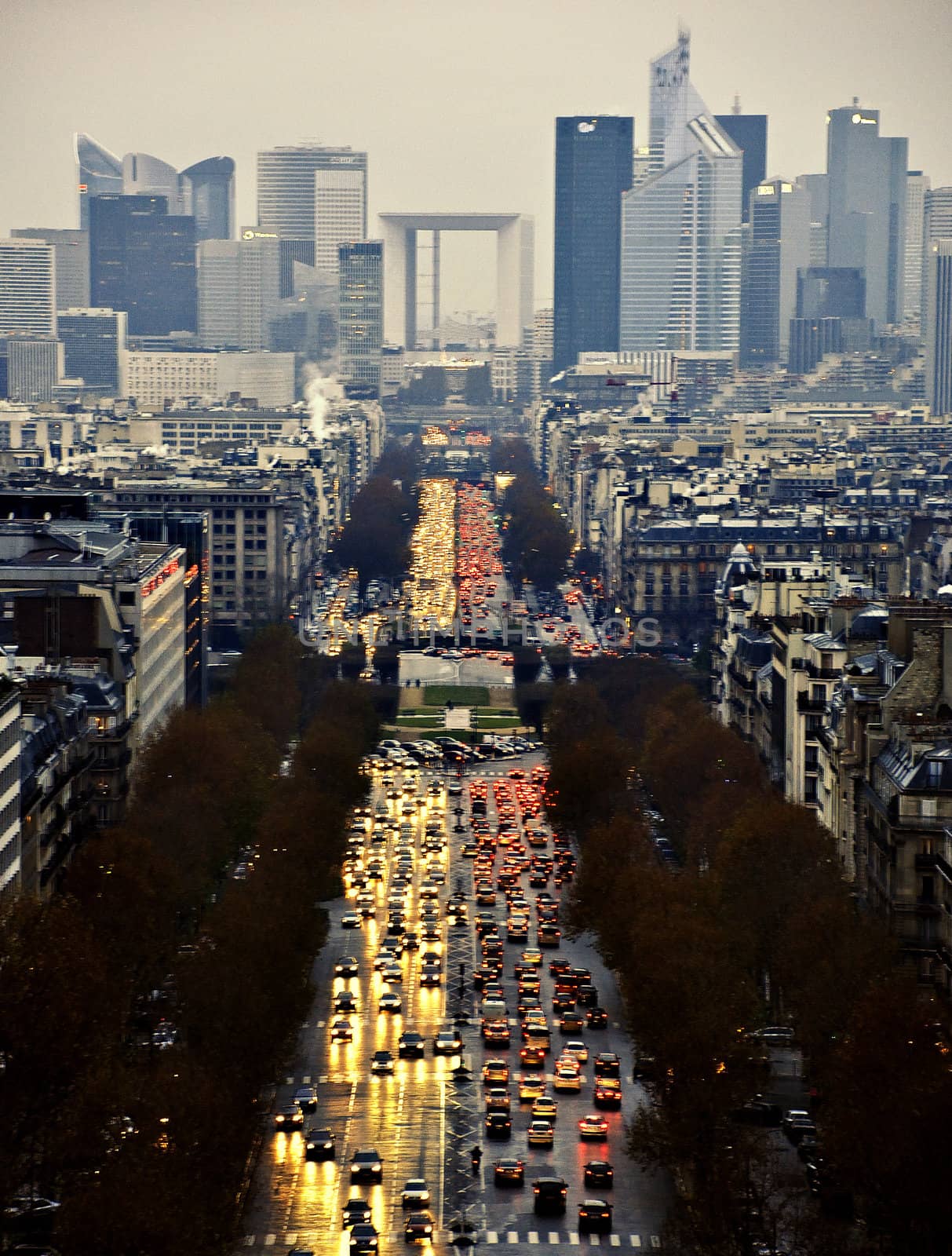 Avenue des Champs-Elysees by jmffotos