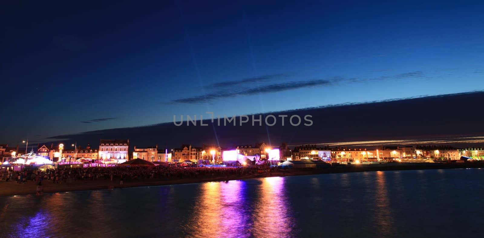 Weymouth seafront celebrations by olliemt