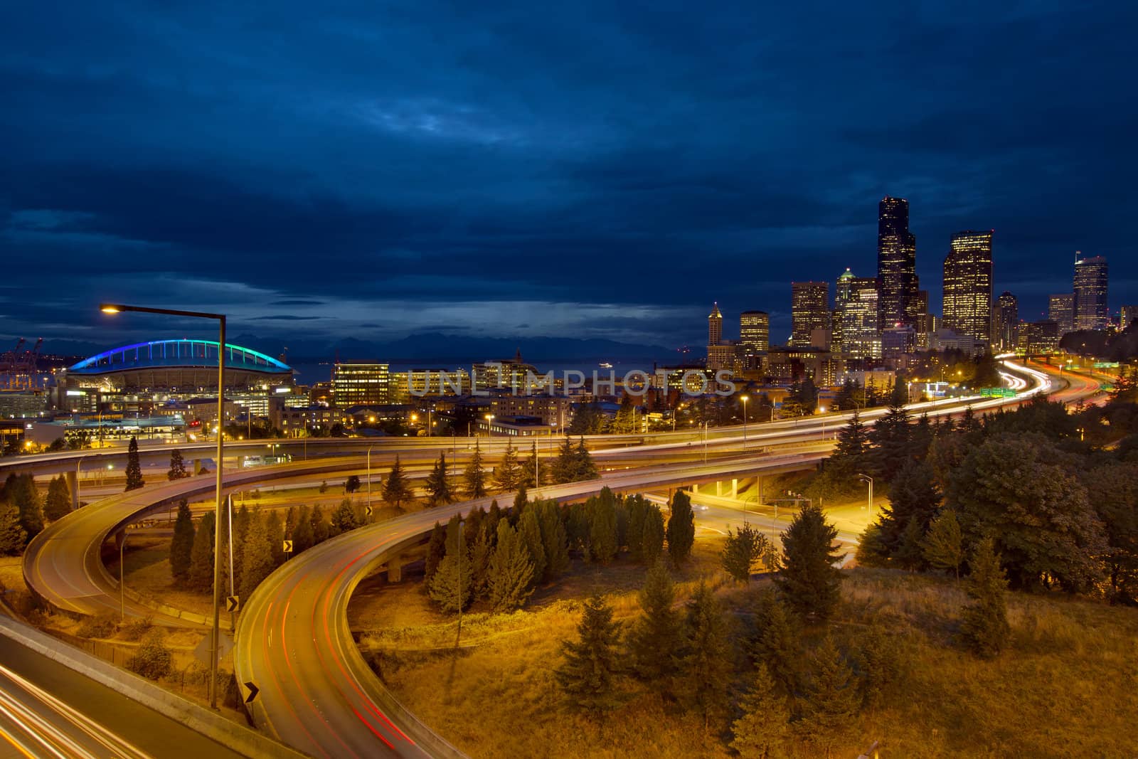 Seattle City Skyline at Blue Hour by Davidgn