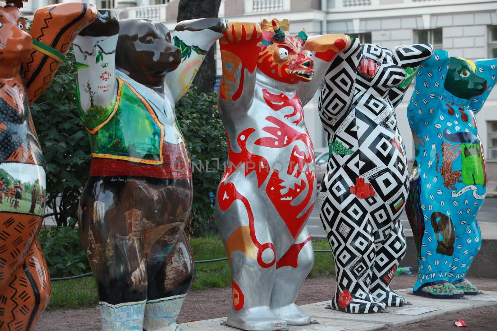 The figures bears painted with different colors