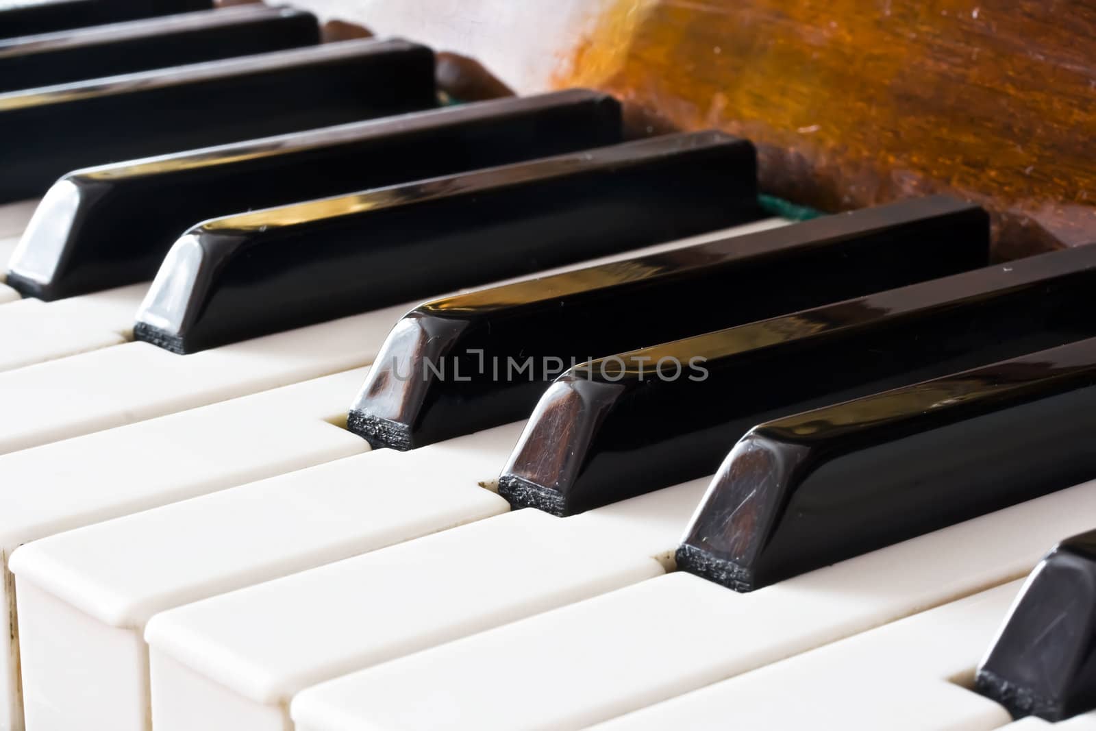 Old piano keyboard