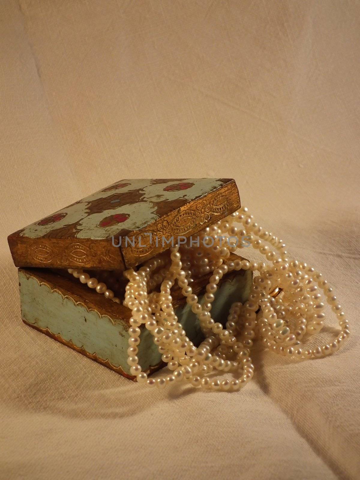 Jeweler box with pearl necklace