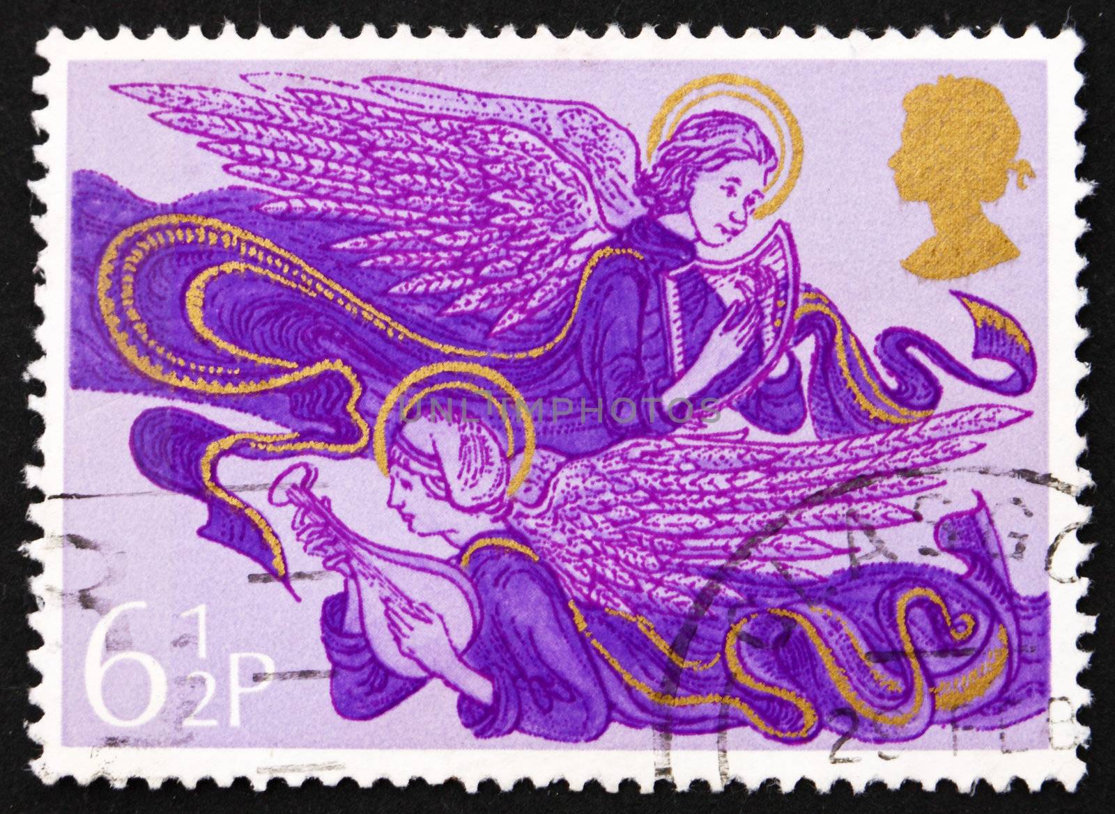 GREAT BRITAIN - CIRCA 1975: a stamp printed in the Great Britain shows Angels with Lute and Harp, Christmas, circa 1975