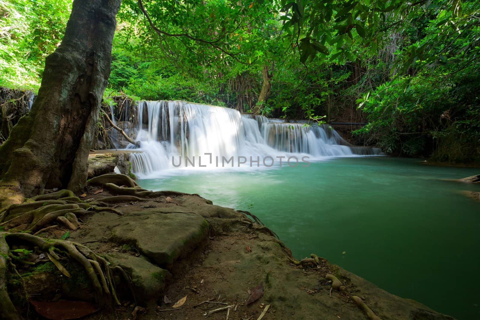 Huai Mae Khamin Waterfall by witthaya
