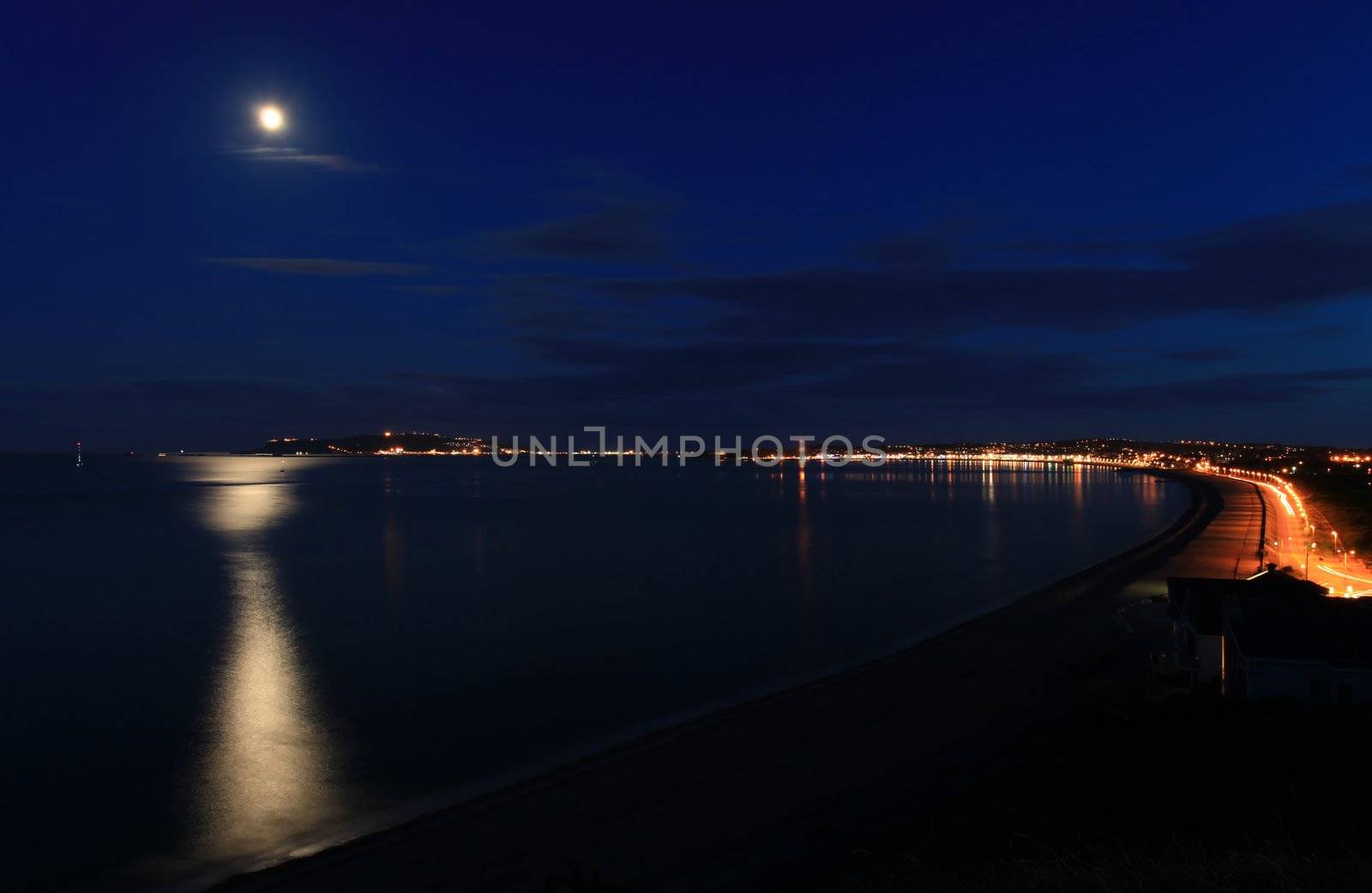 Weymouth at night by olliemt
