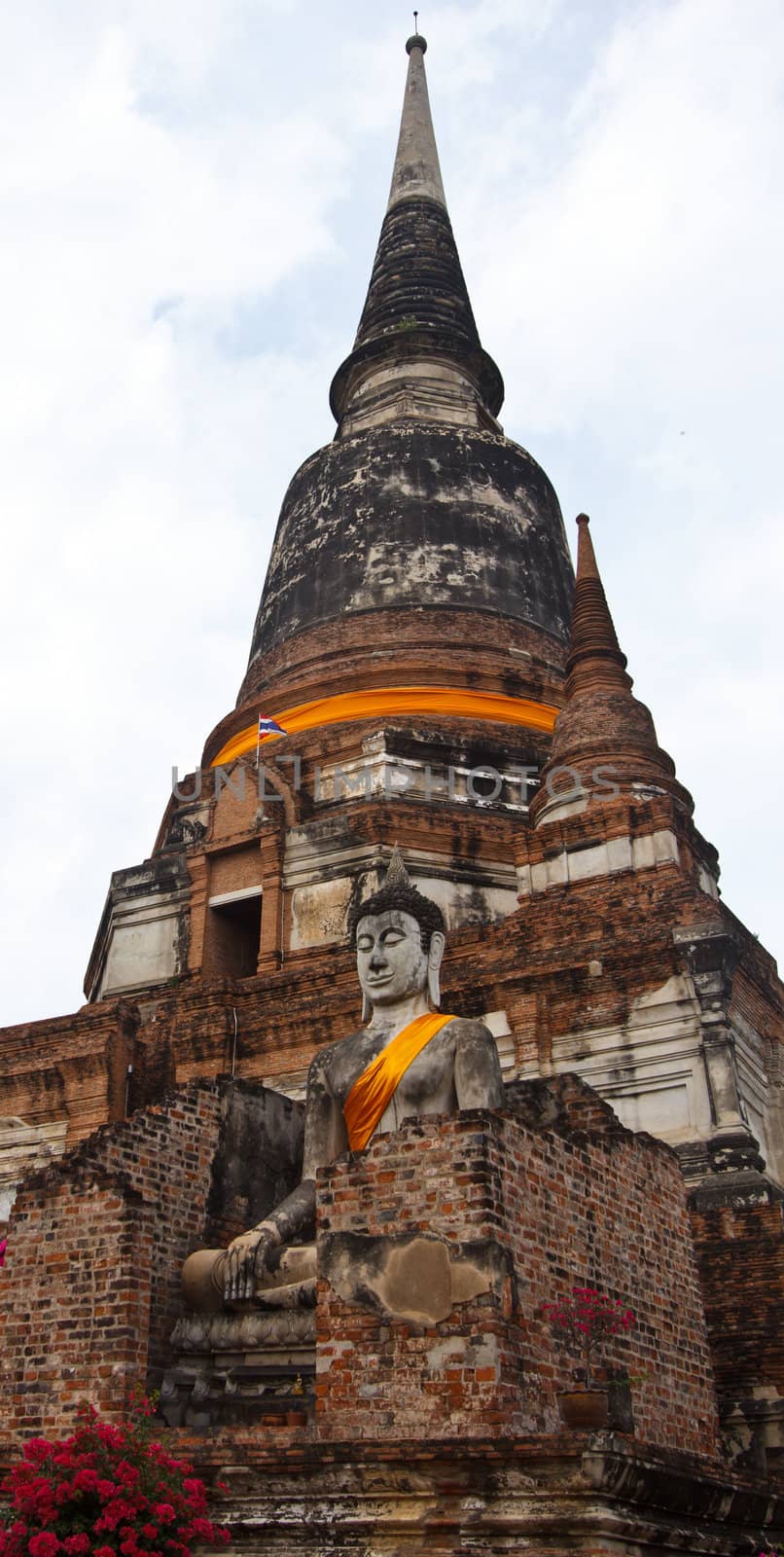 Pagoda and Buddha Statue at Wat Yai Chaimongkol, Ayutthaya, Thai