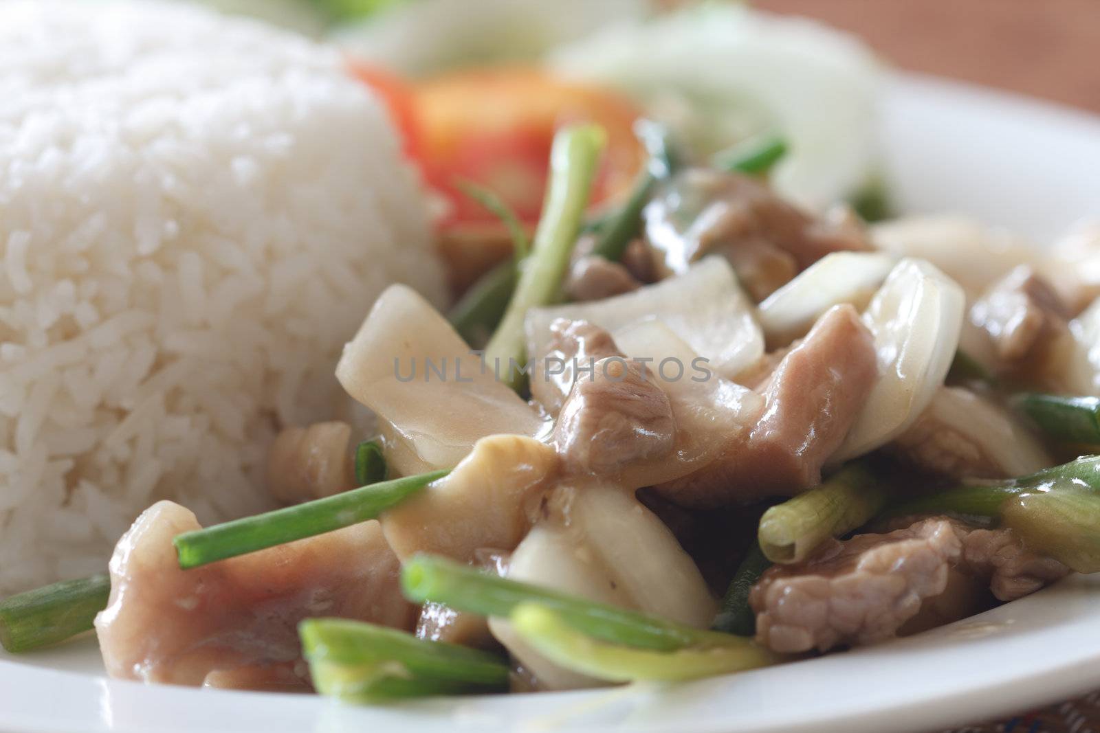 Fried pork with chili in oyster sauce to eat.
