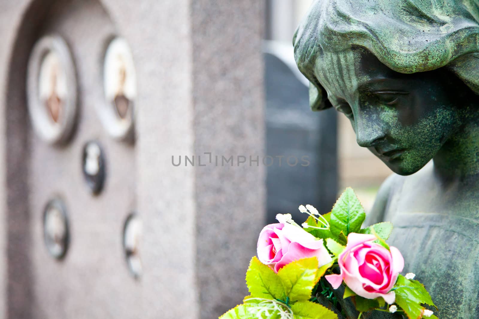 Collection of the most beautiful and moving architectures examples in European cemetaries