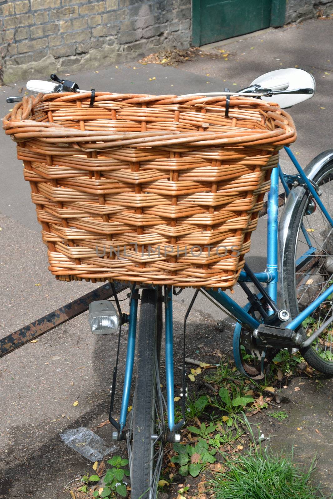 bicycle with empty pannier