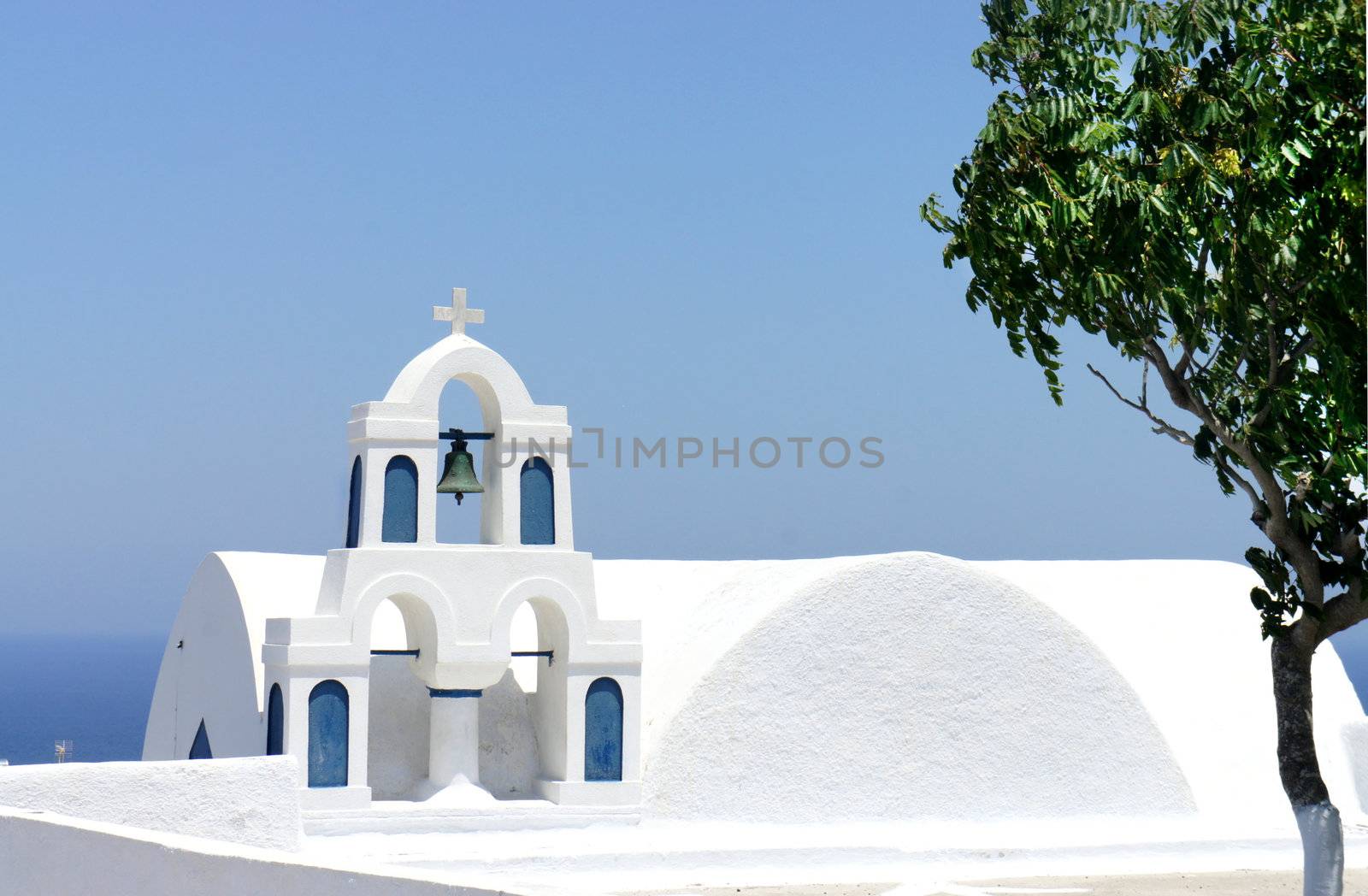 Santorini church by tanouchka