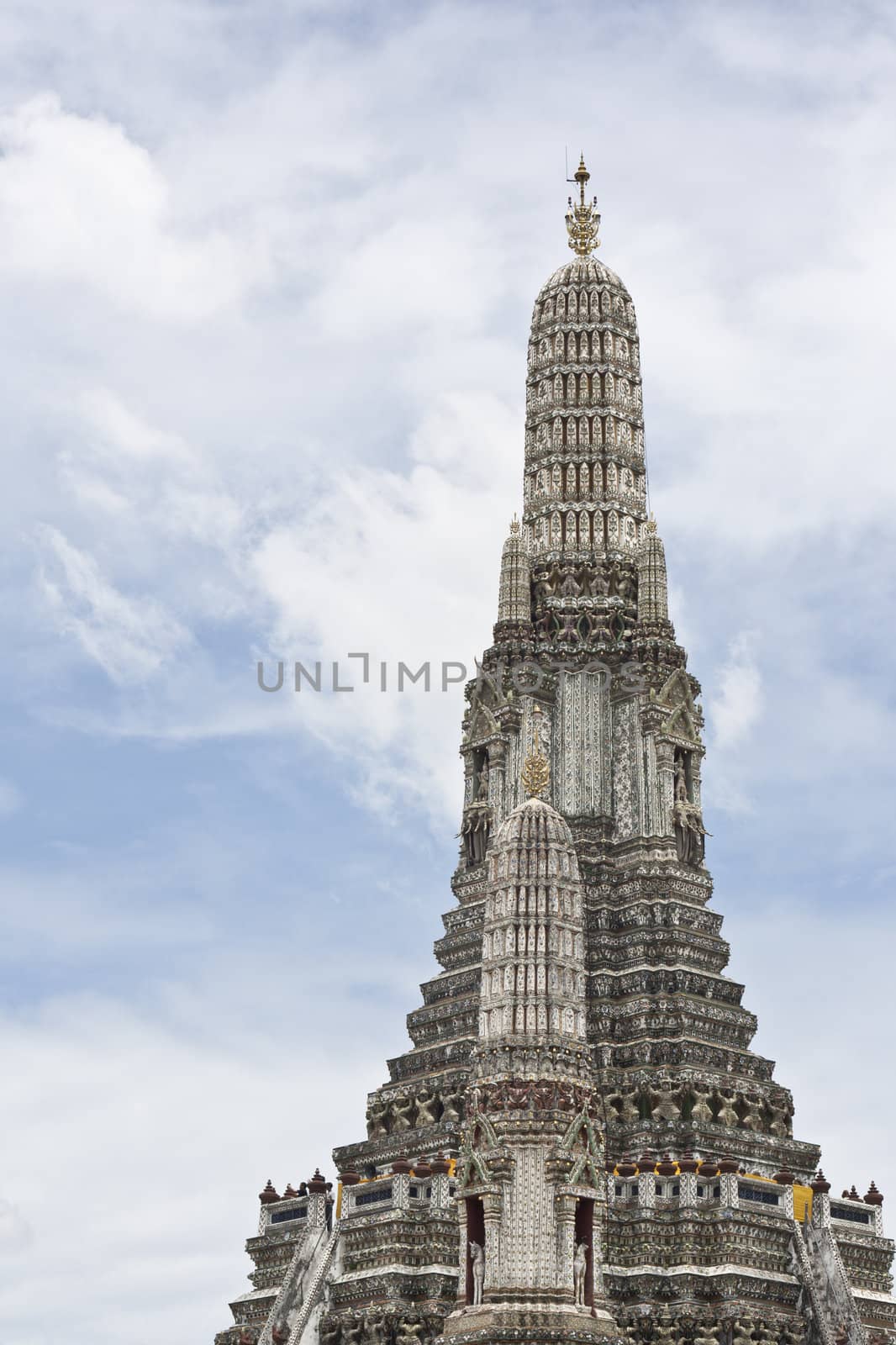 pha prang wat a-roon in bangkok, thailand