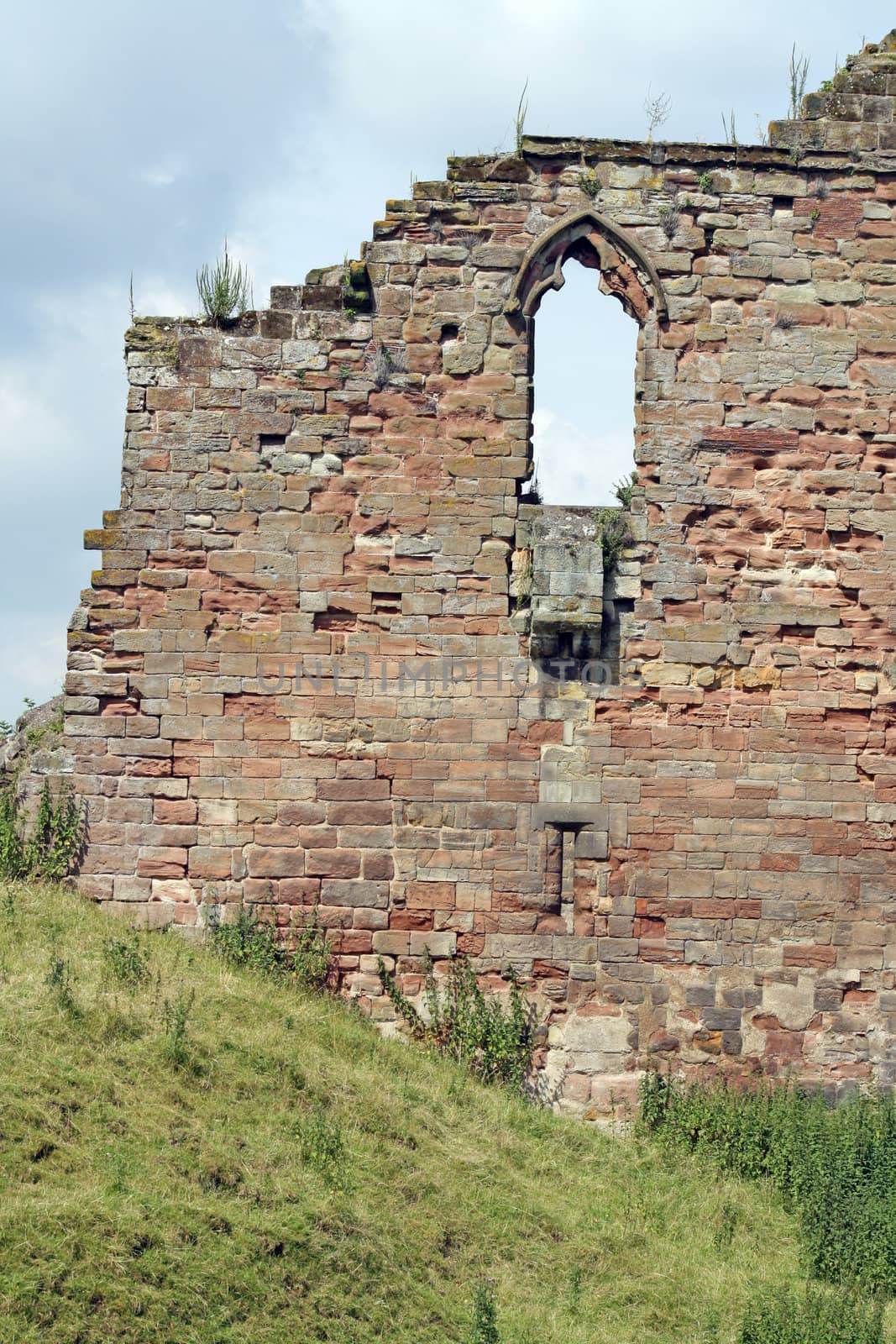 castle ruins at tutbury castle derbyshire england