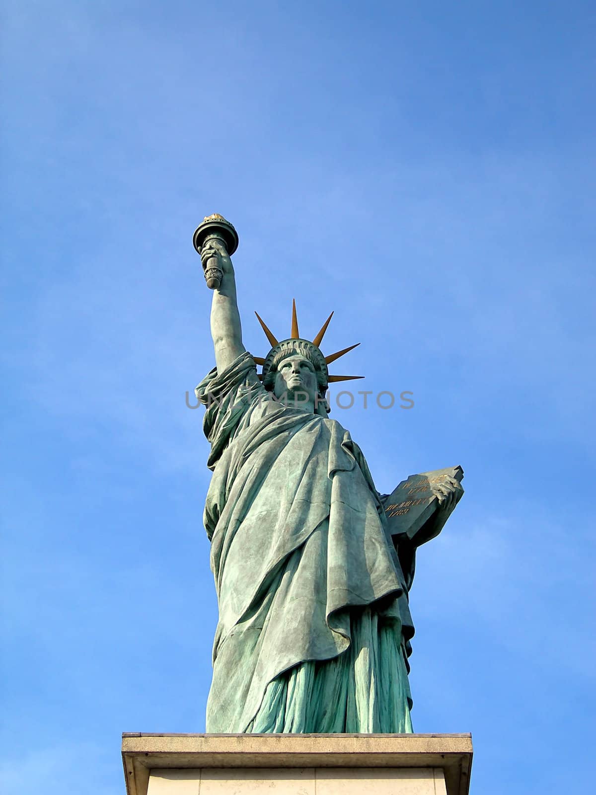parisian statue of liberty by drakodav