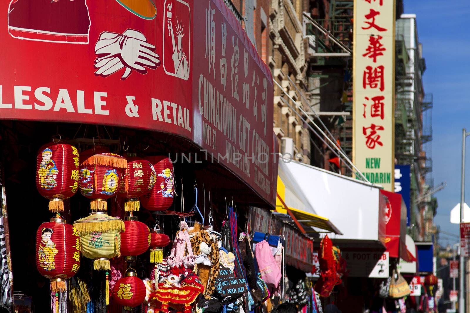 Corner souvenir store in New York Chinatown