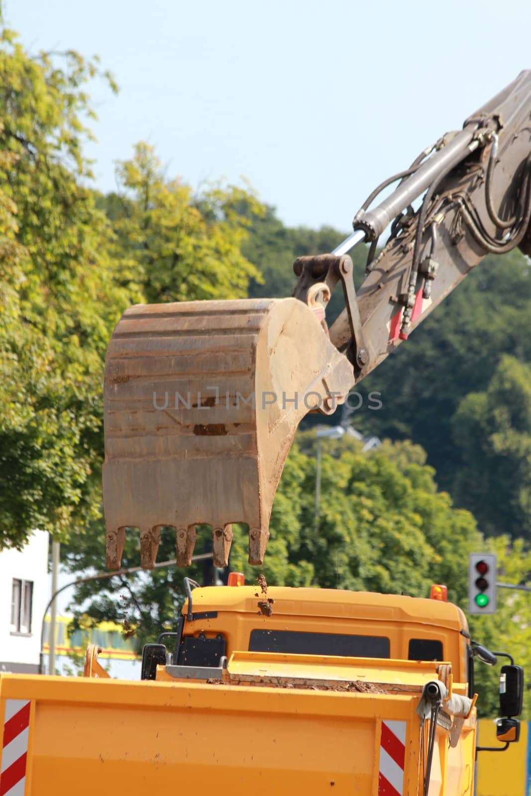 construction site truck loading