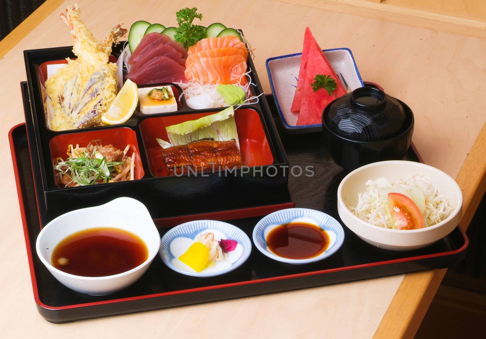 Japanese Bento Lunch set by heinteh