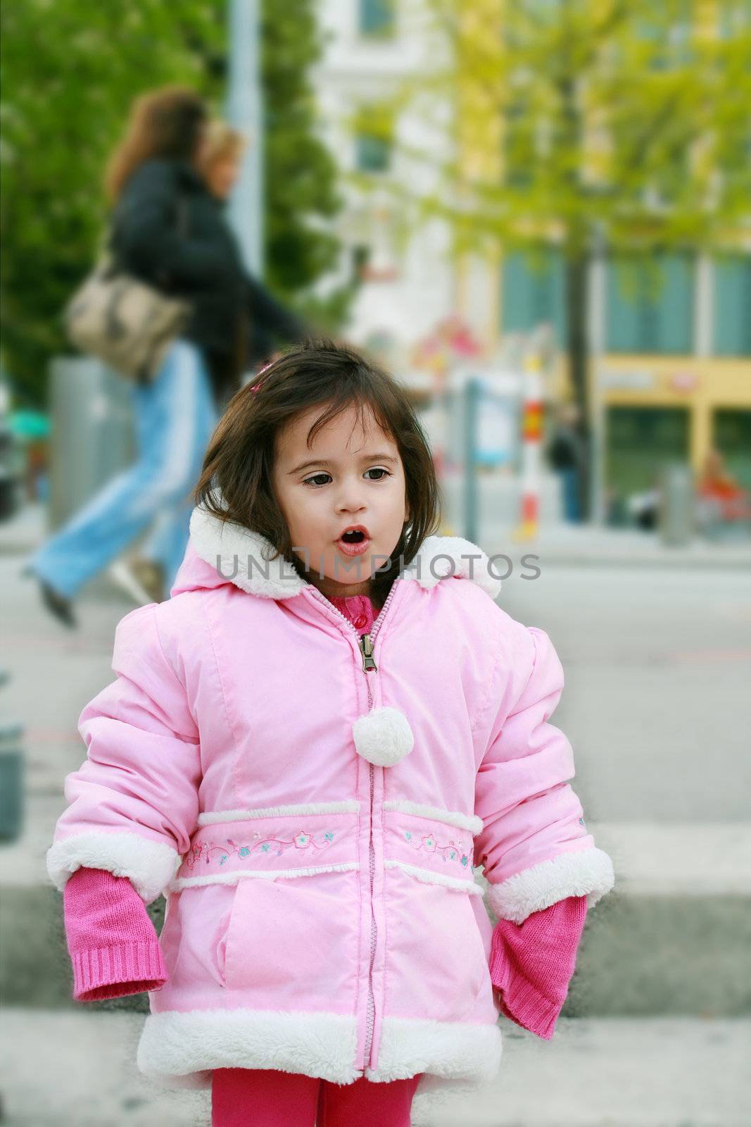 portrait young girl walking in winter park by dacasdo