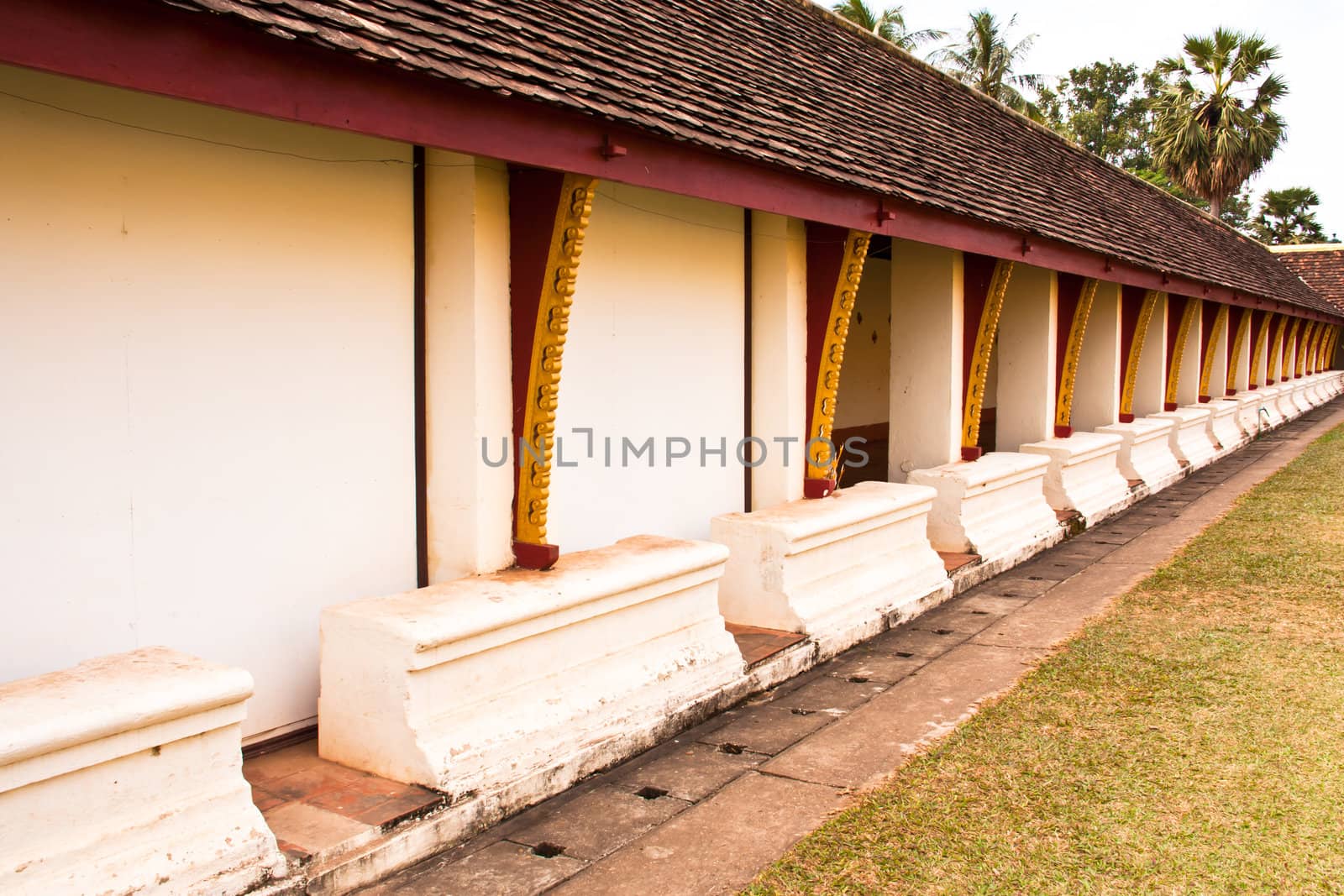 A long corridor. From the side of the temple.