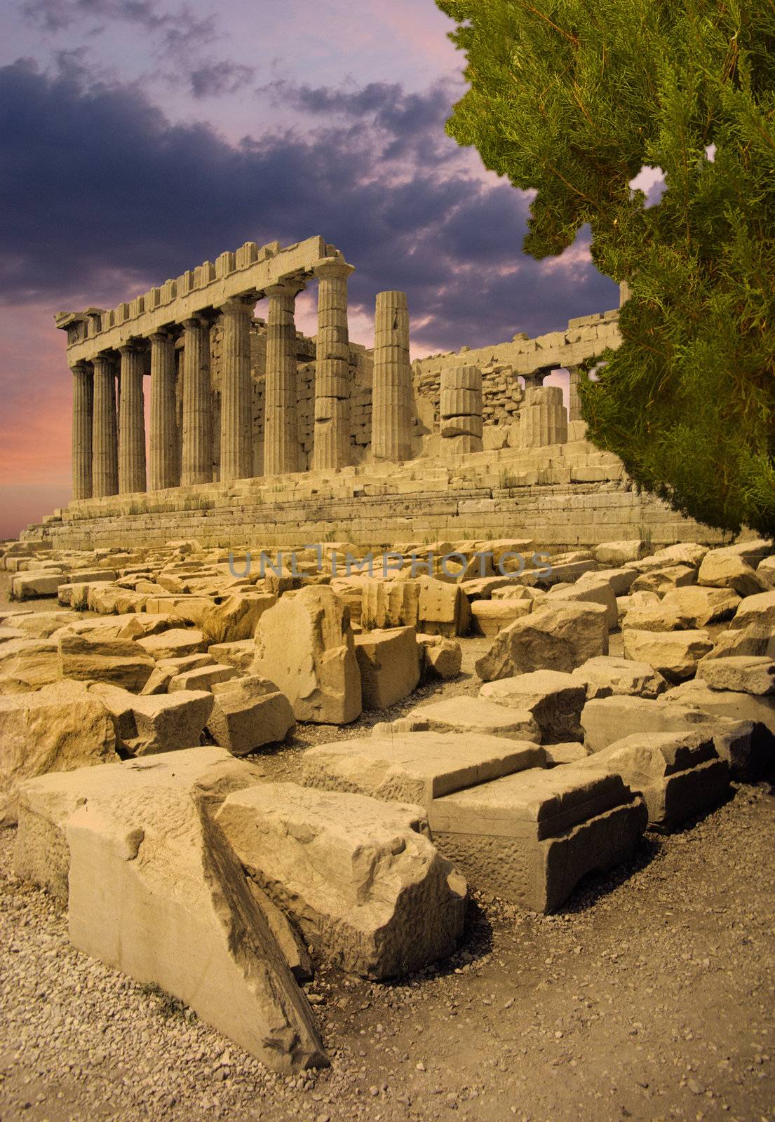 Greek Parthenon by f/2sumicron