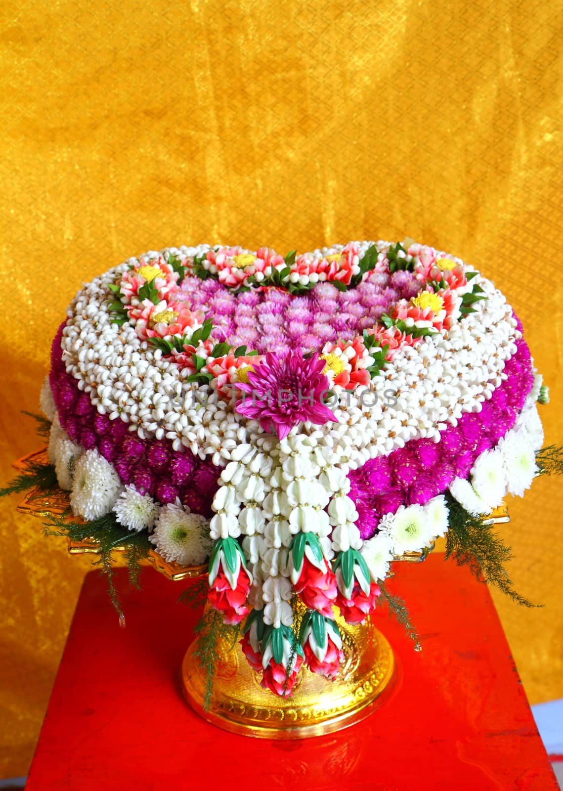 Thai flower heart shaped garland by phalakon