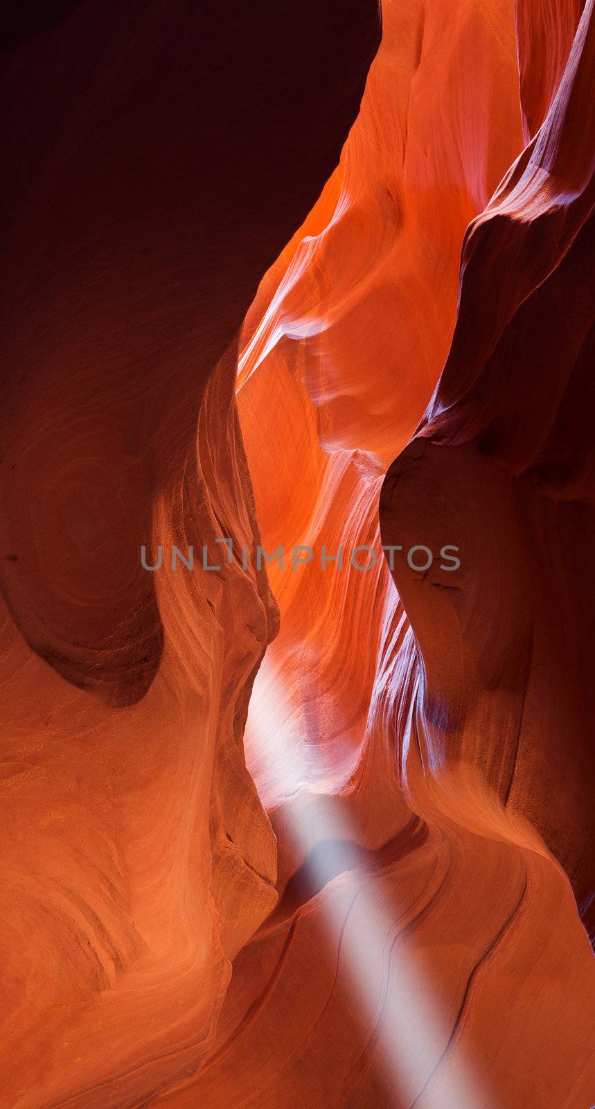 The Antelope Canyon, Page,  by ventdusud