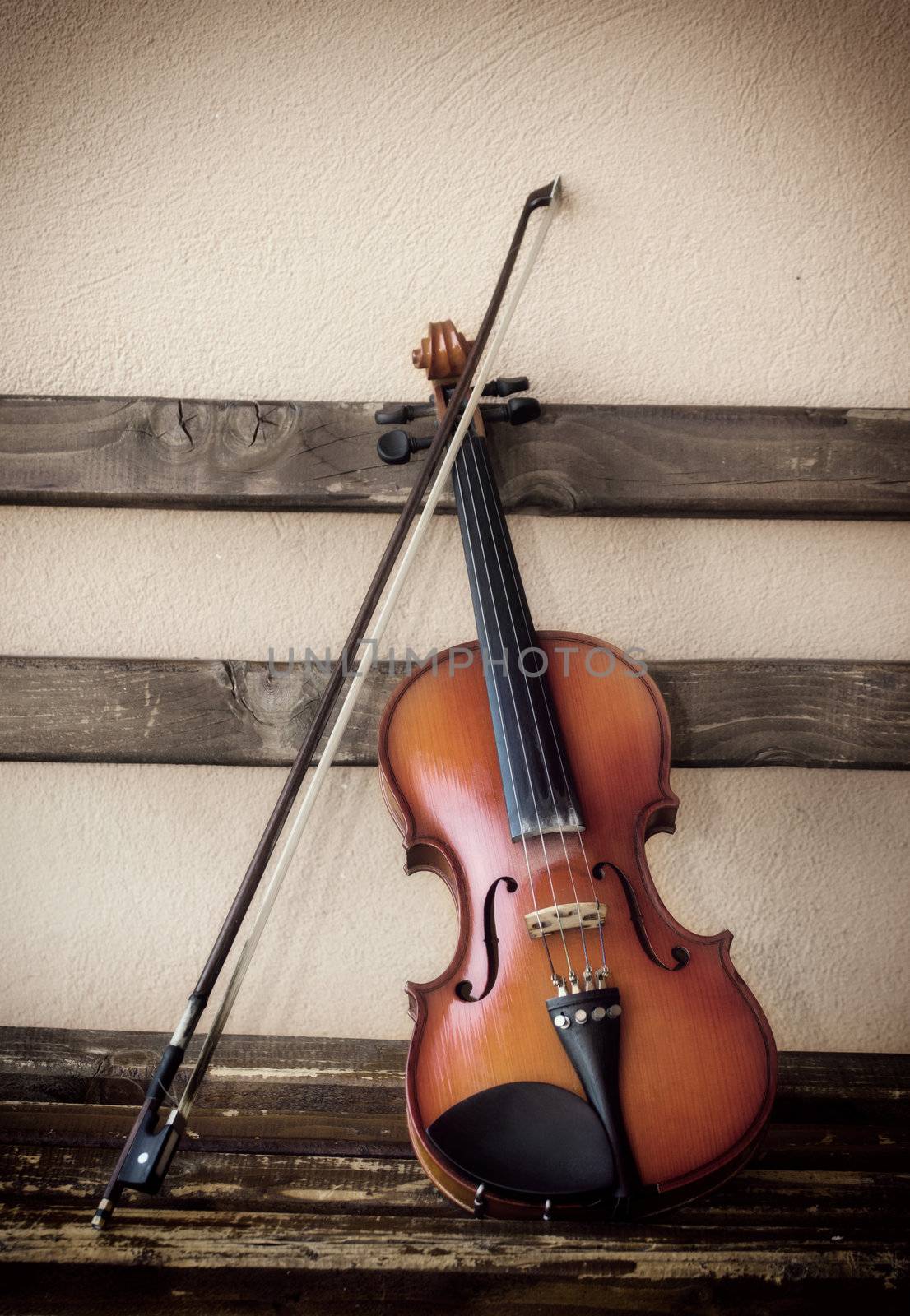 Old violin by silent47