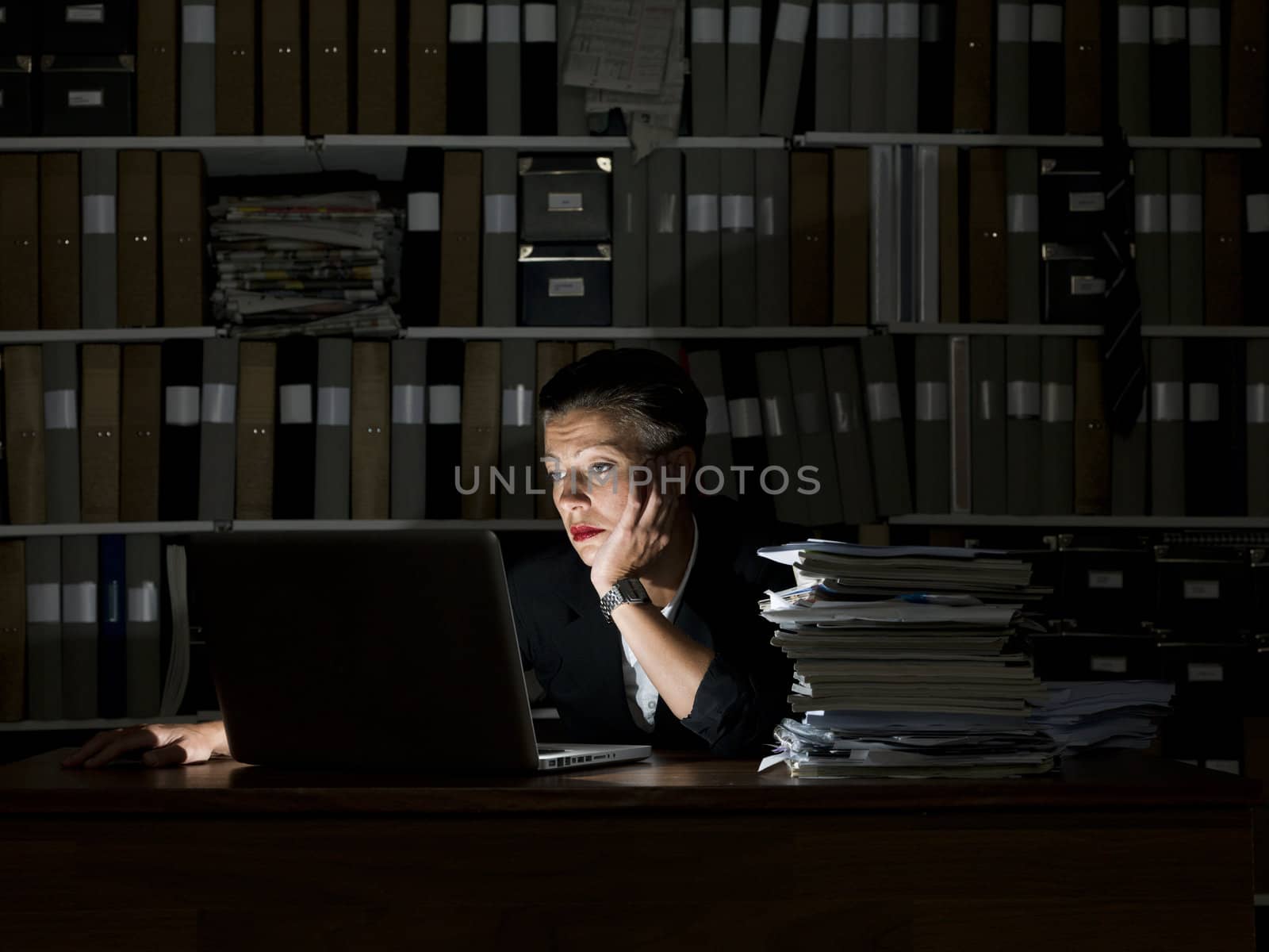Businesswoman at night by gemenacom