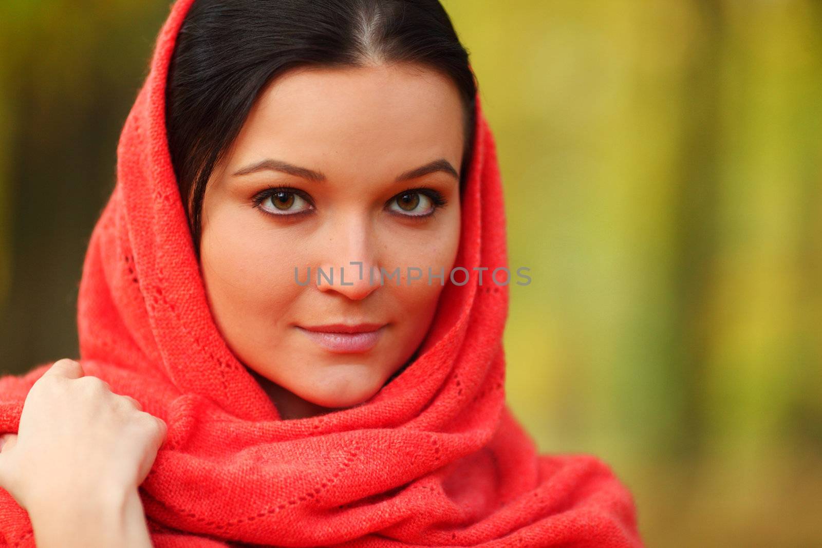 autumn woman portret in park