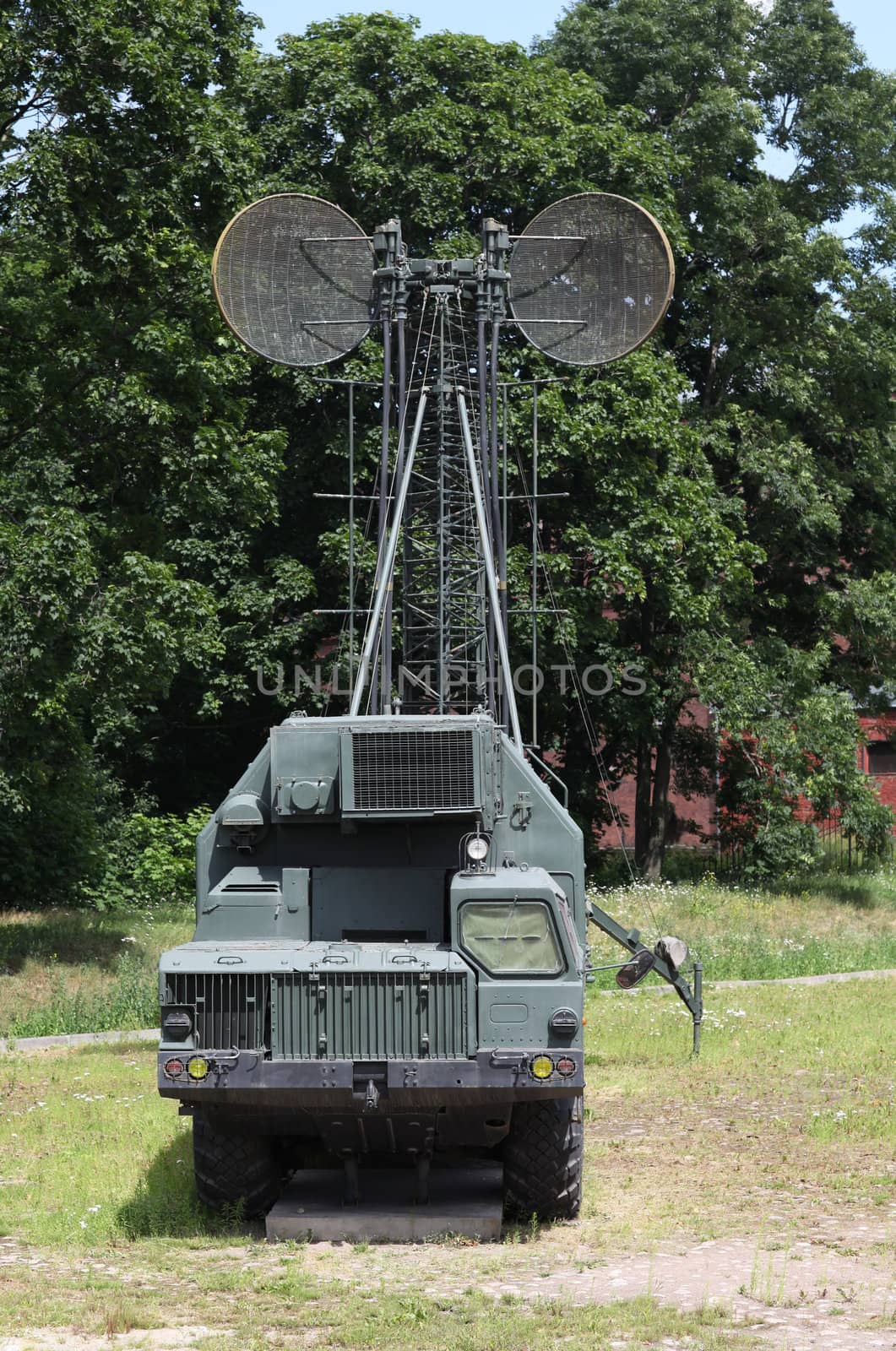 The military  mobile communications center Poplar in the position